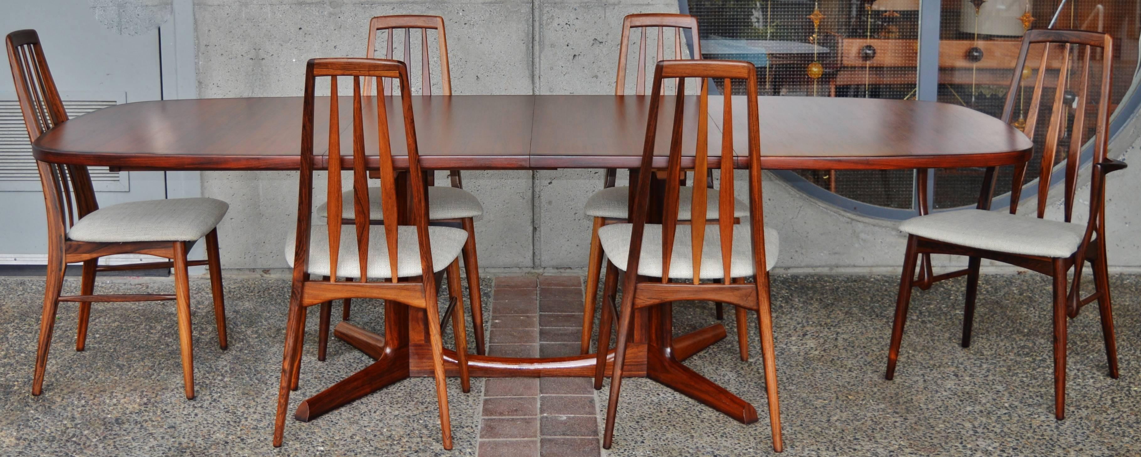 Impeccable Rosewood Moller Dining Table and Six Koefoeds Eva Chairs, Danish In Excellent Condition In New Westminster, British Columbia
