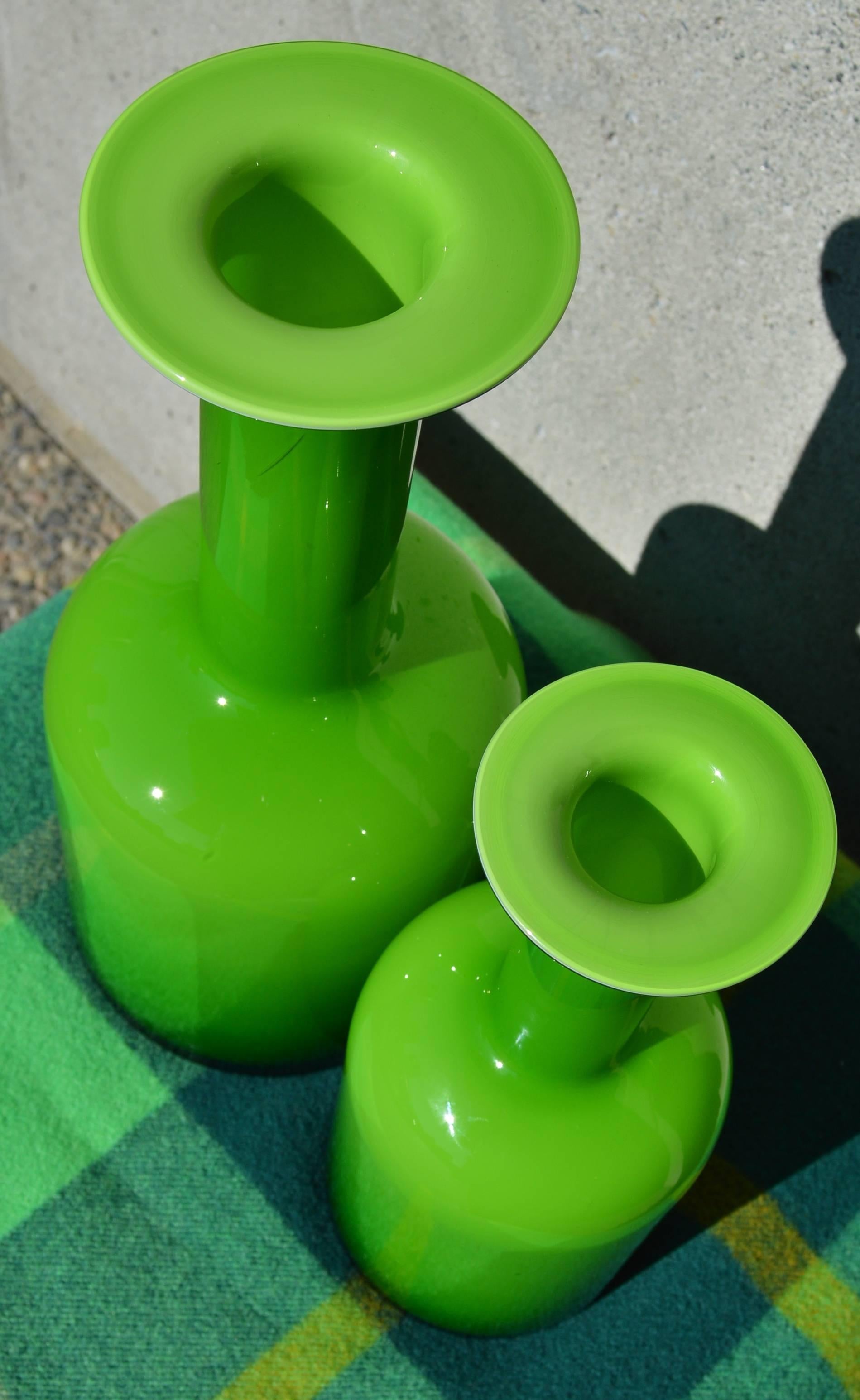 Pair of Green Glass Holmegaard Gulvases by Otto Brauer In Excellent Condition For Sale In New Westminster, British Columbia