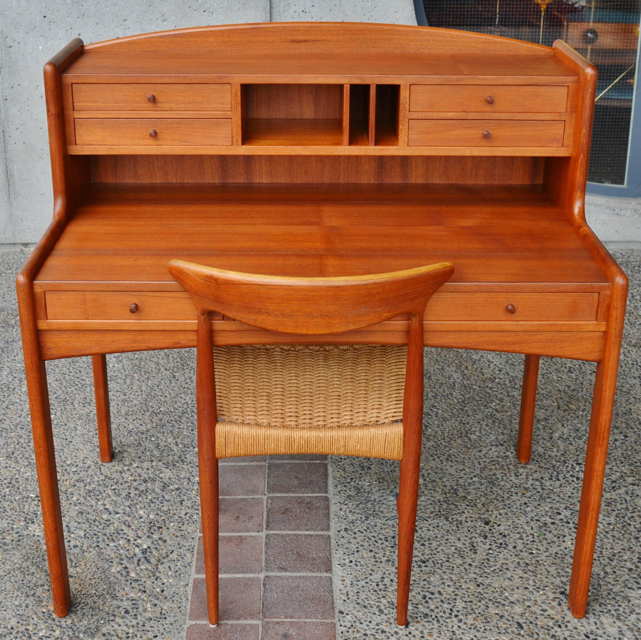 Solid Teak Desk / Sales Counter with Finished Back Danish Modern In Excellent Condition In New Westminster, British Columbia