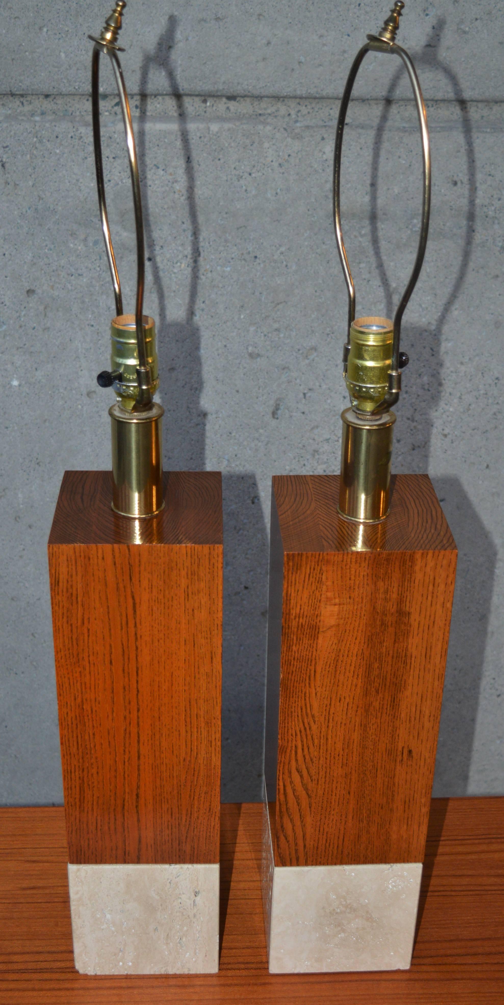 Mid-Century Modern Striking Pair of Marble and Wood Italian Cubic Table Lamps For Sale