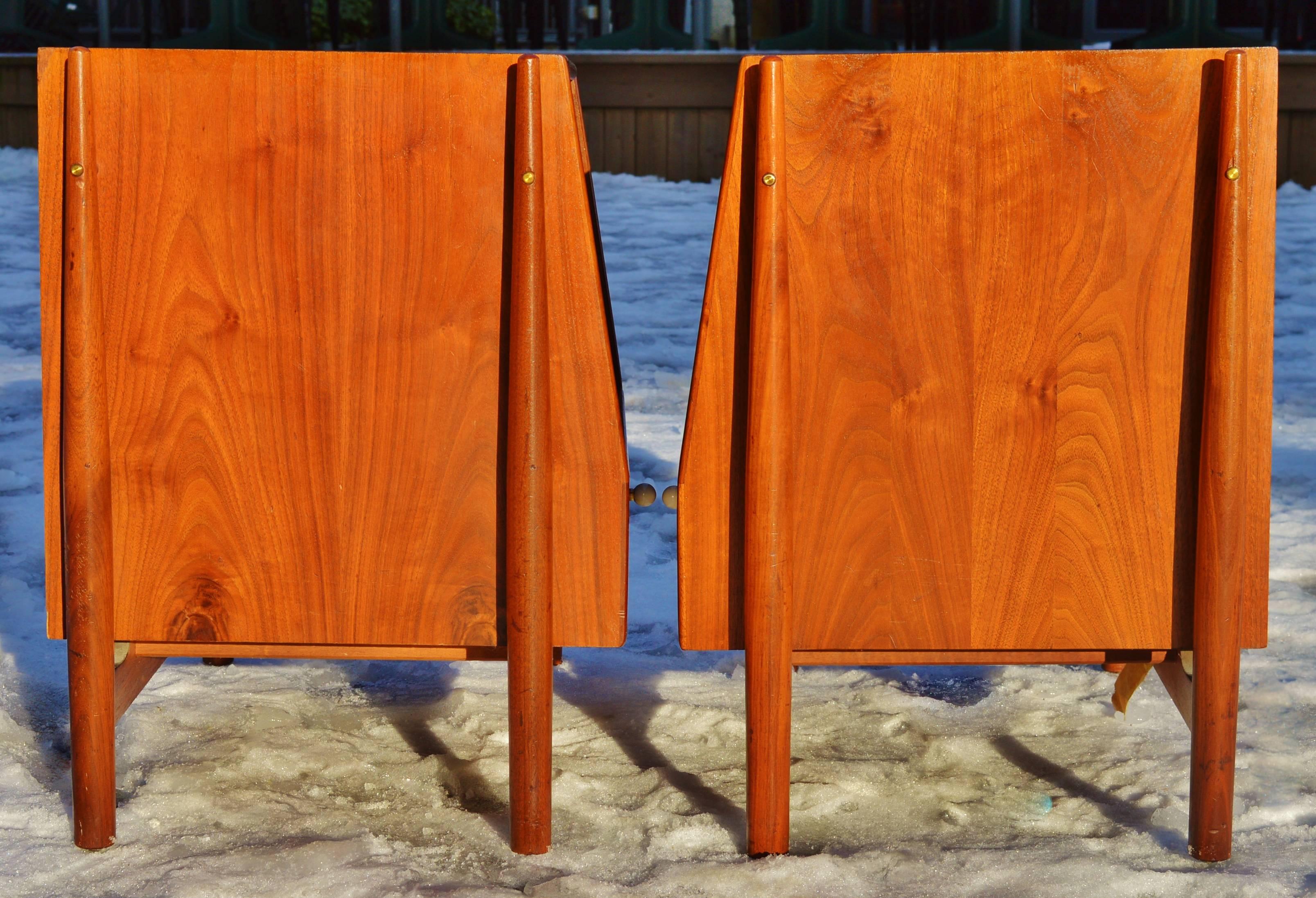 Pair of Kipp Stewart Bedside Tables, Drexel Declaration In Excellent Condition In New Westminster, British Columbia