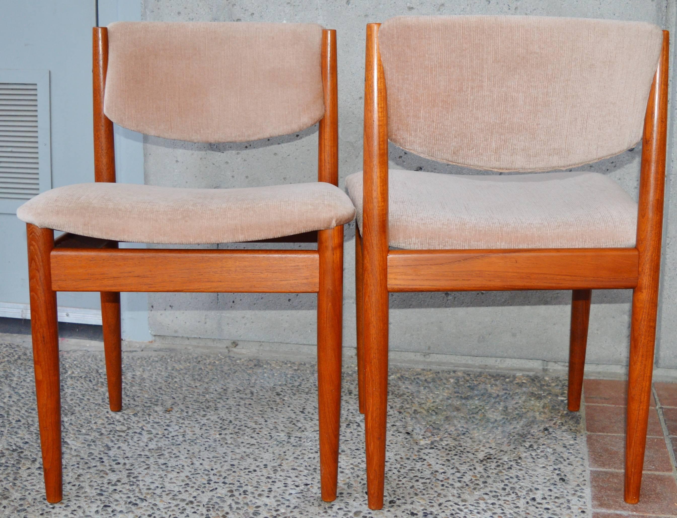 Set Six Teak Finn Juhl Dining Chairs Model 197 In Excellent Condition For Sale In New Westminster, British Columbia