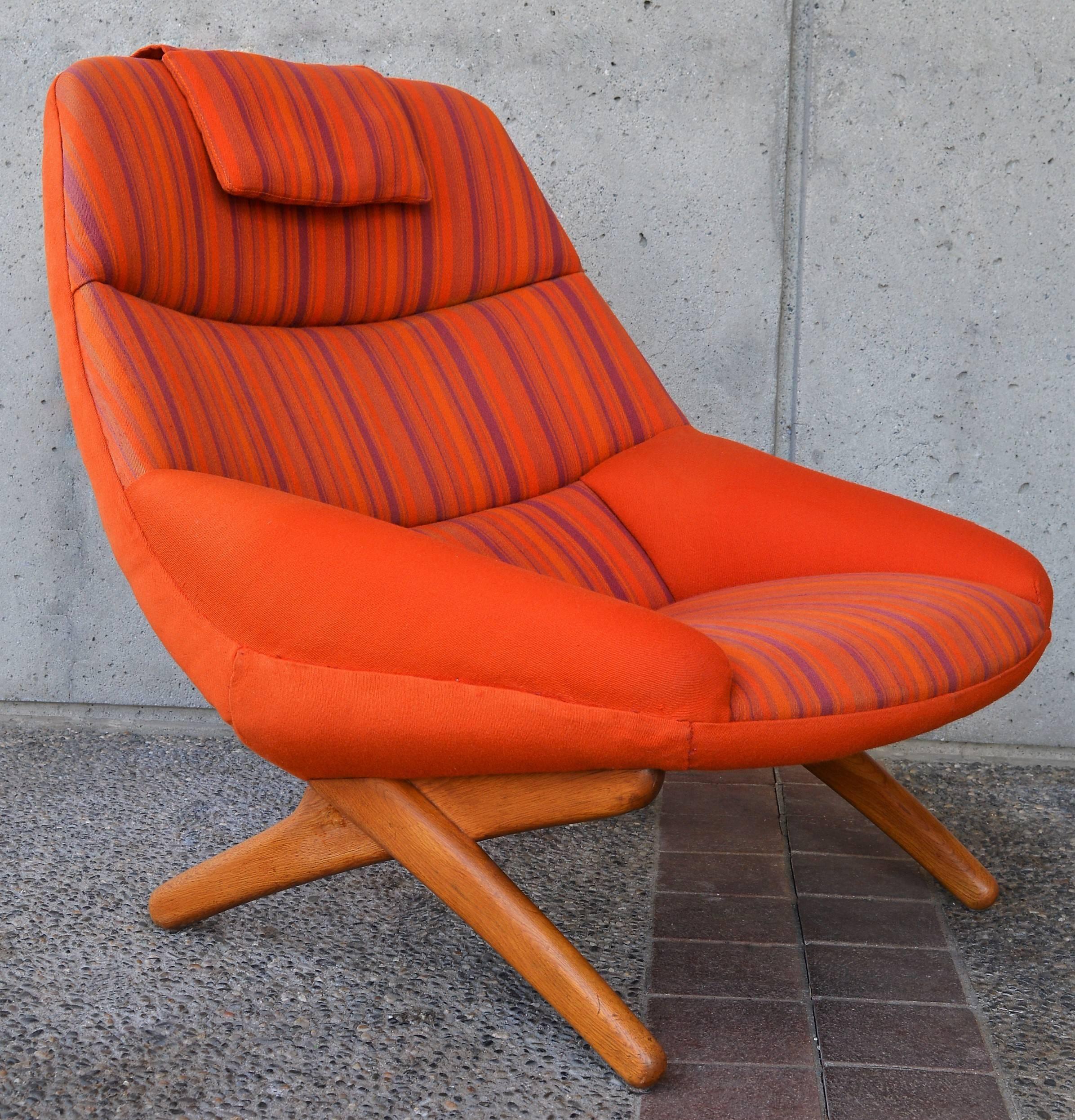 This striking Danish Modern scissor base lounge chair, the ML 91 chair, was designed by Illum Wikkelso in the 1960s for Mikael Laursen. The original upholstery was so killer, and in fantastic condition with only some minor fading, that we kept it