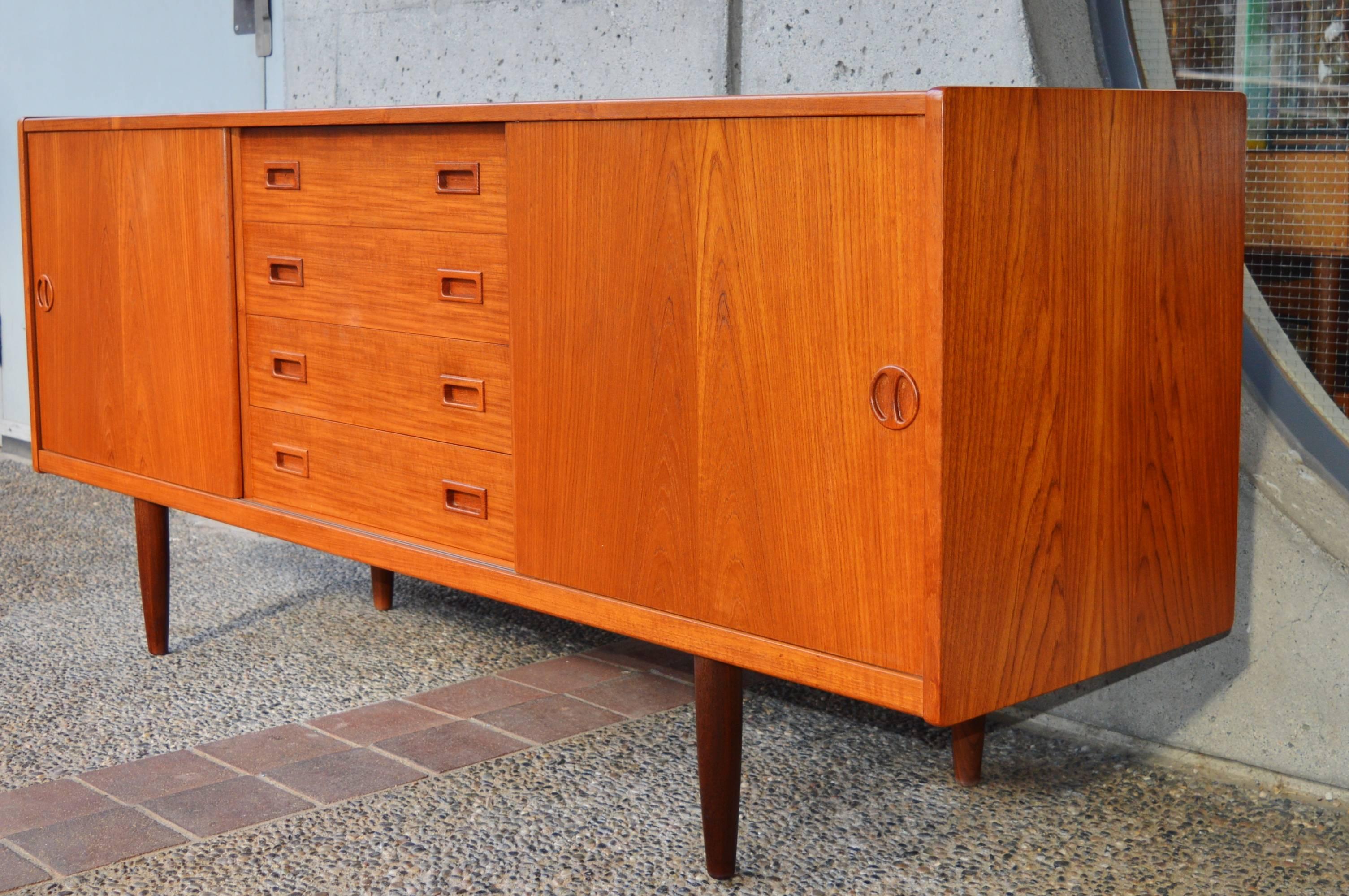 Teak Credenza or Buffet with Centre Drawers and Finished Back, Scandinavian In Excellent Condition In New Westminster, British Columbia