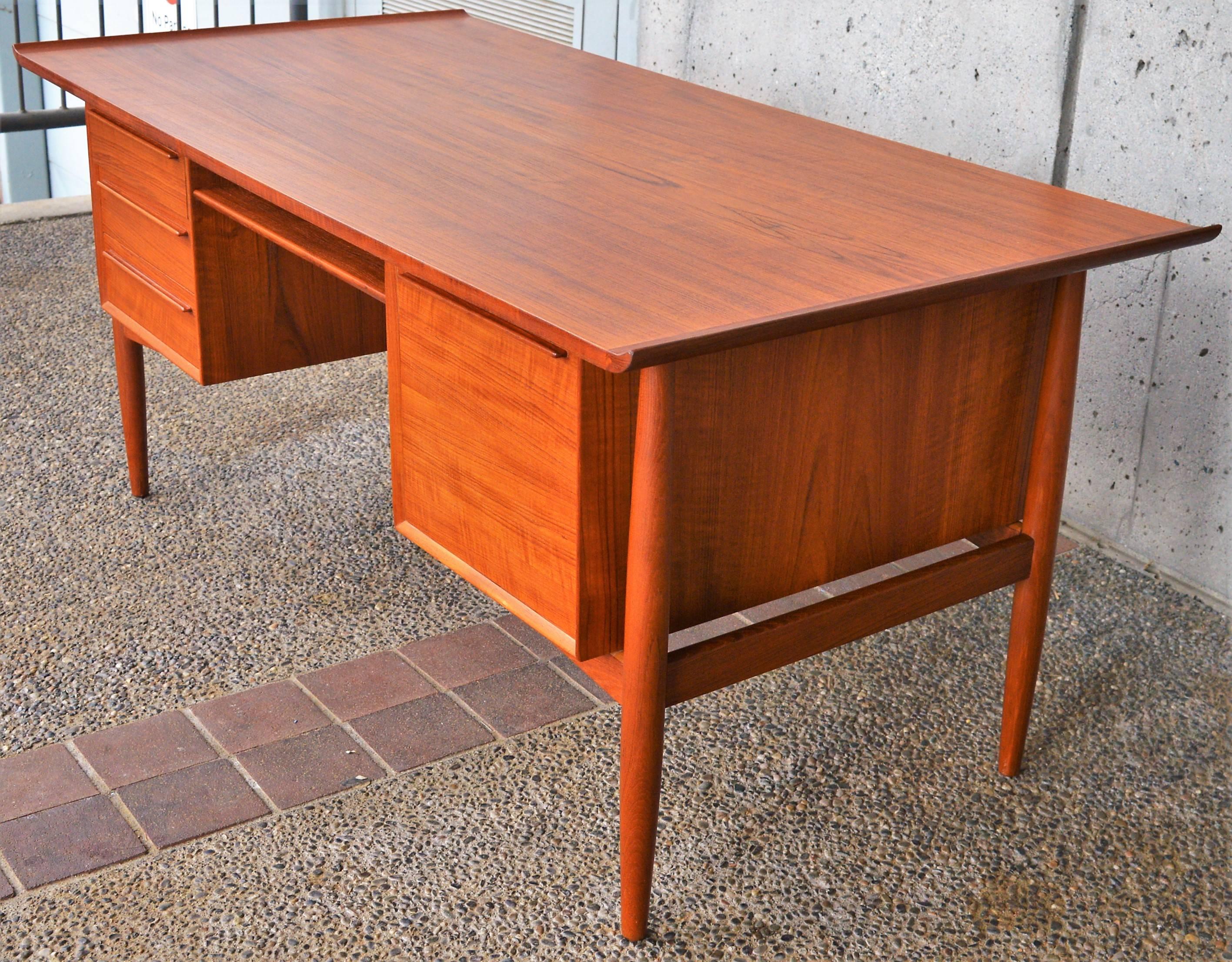 Mid-20th Century Arne Vodder Teak Executive Desk with Flared Ends and File Drawer for H.P. Hansen