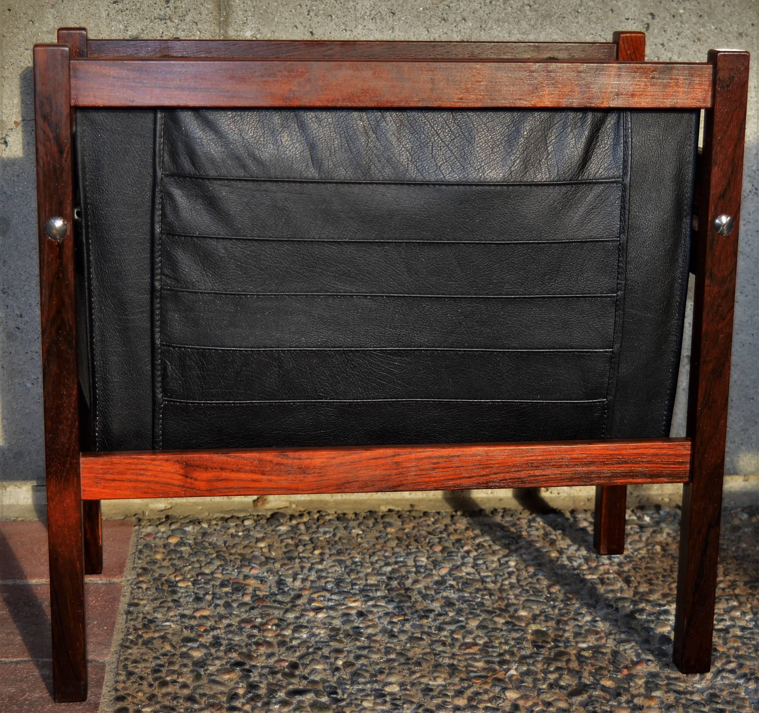 Danish Modern Rosewood and Black Leather Magazine Rack In Excellent Condition For Sale In New Westminster, British Columbia