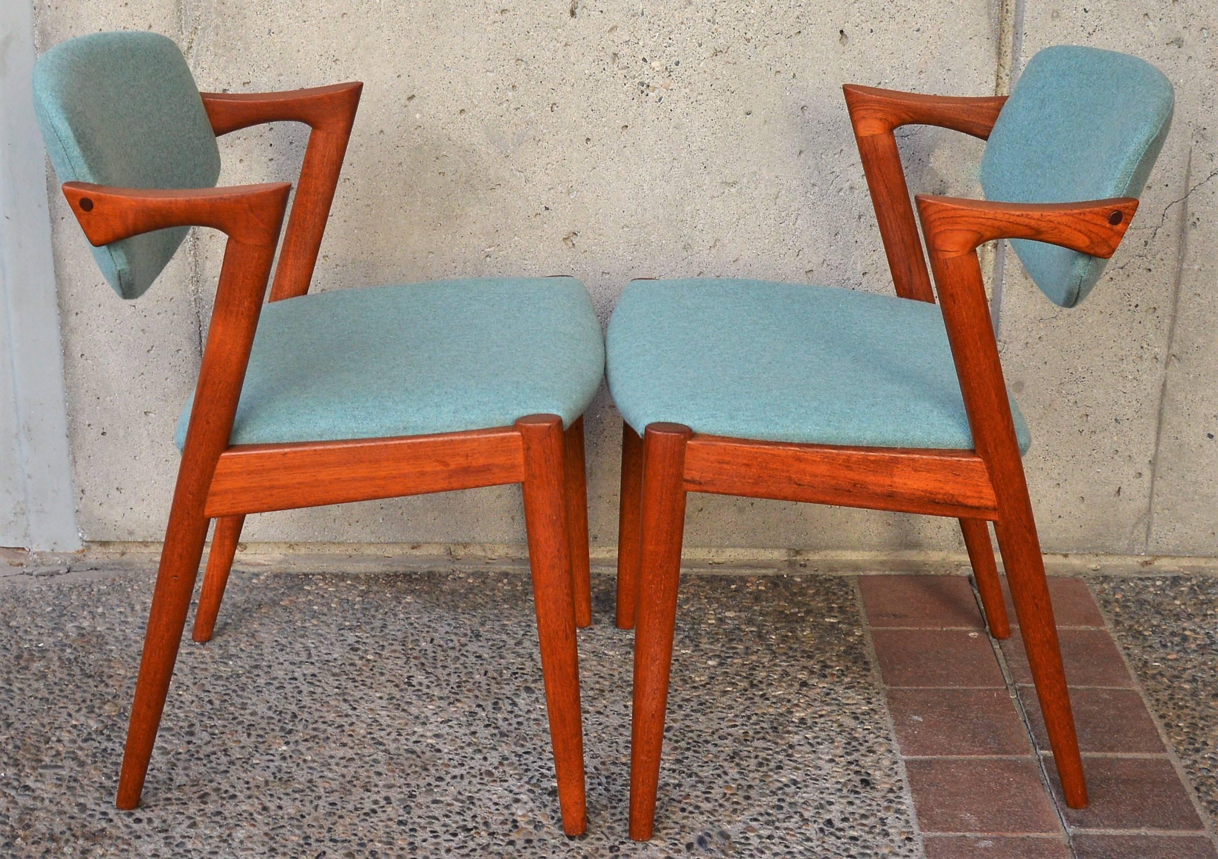 Set of Eight Kai Kristainsen Teak Model 42 Dining Chairs in Blue Wool In Excellent Condition In New Westminster, British Columbia