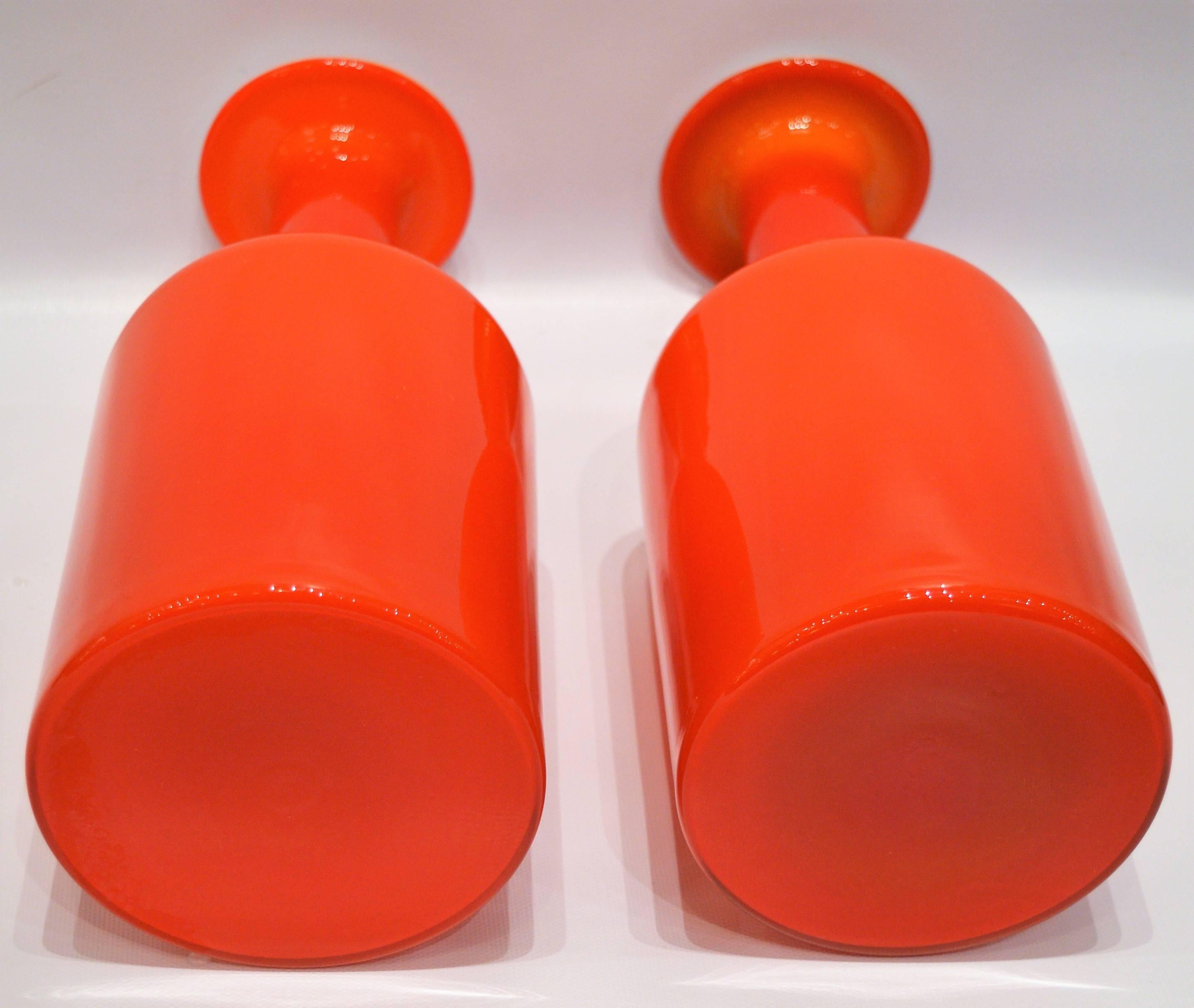 Mid-20th Century Pair of Danish Orange Holmegaard Gulvases Cased in White, Otto Brauer For Sale