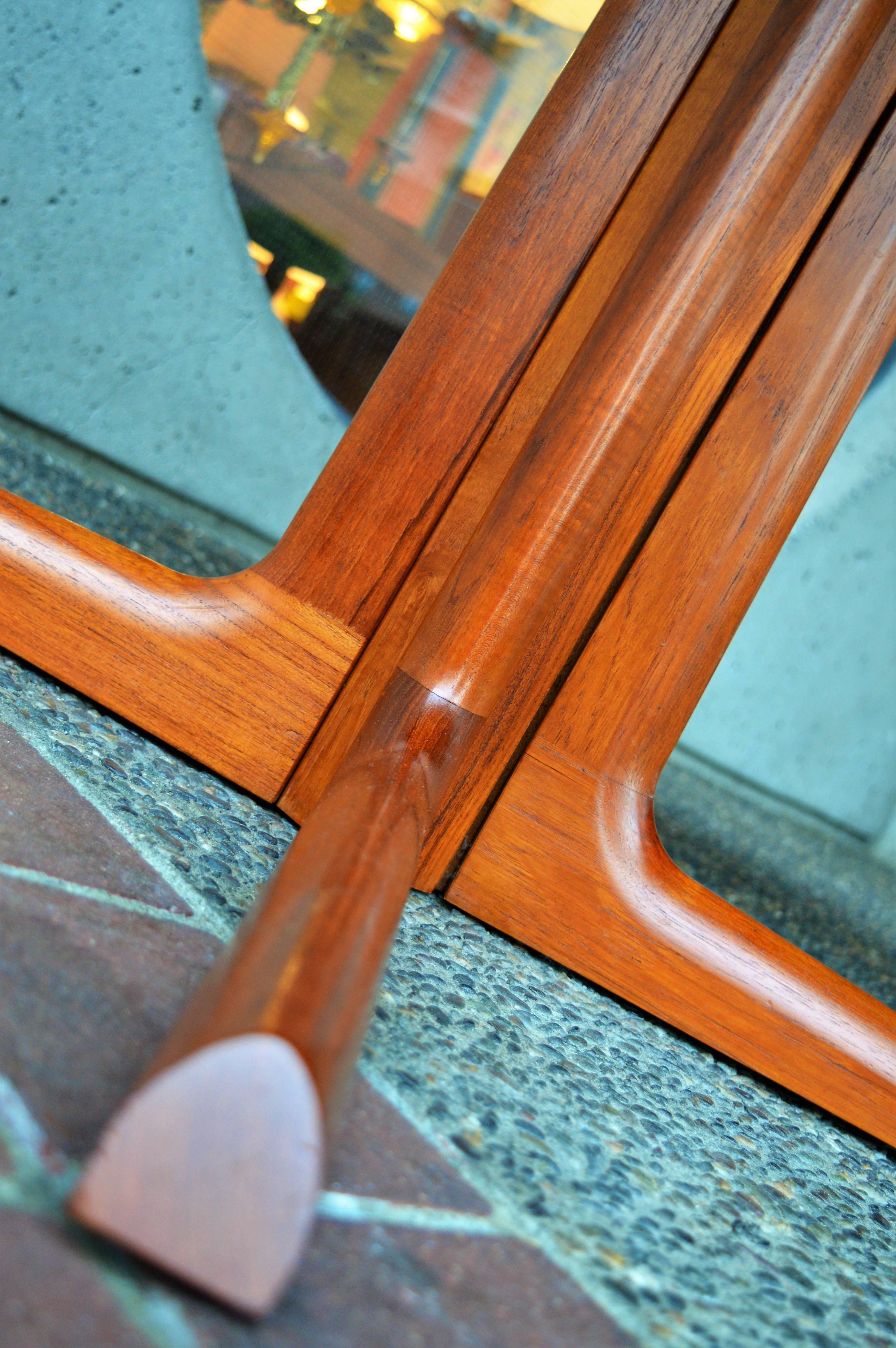 Mid-20th Century Danish No Moller for Gudme Teak Round Two-Leaf Dining Table with Pedestal Base