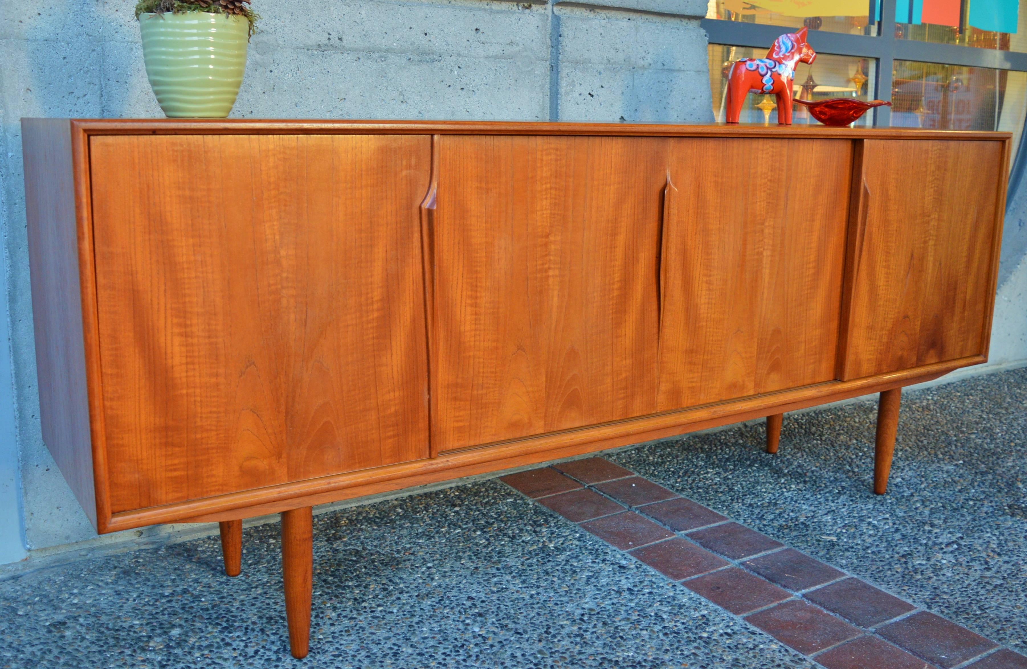 Gunni Omann for Axel Christensen Teak Buffet or Credenza with Iconic Door Pulls In Excellent Condition In New Westminster, British Columbia