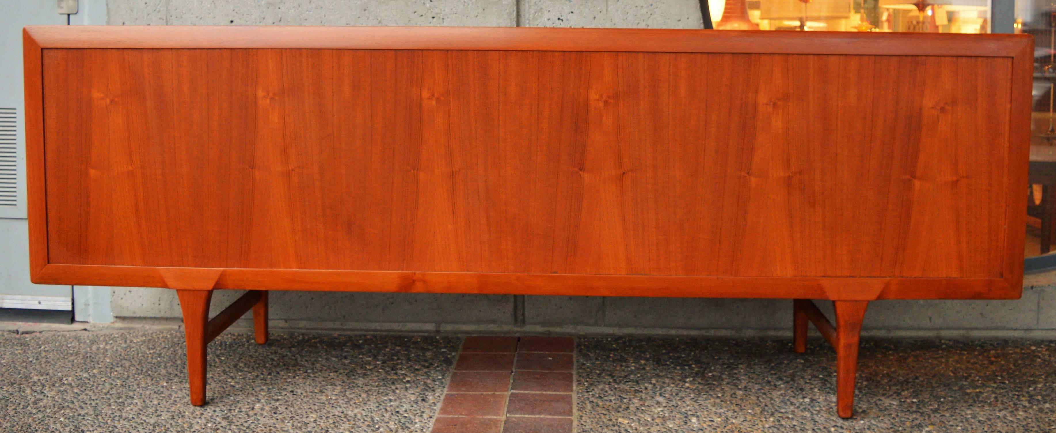 1950s Danish Teak Tambour Credenza by Ib Kofod-Larsen with Finished Back (Moderne der Mitte des Jahrhunderts)