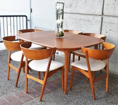 Danish Modern Teak Oval 1 Leaf Dining Table (Leaf Stores Inside Table)