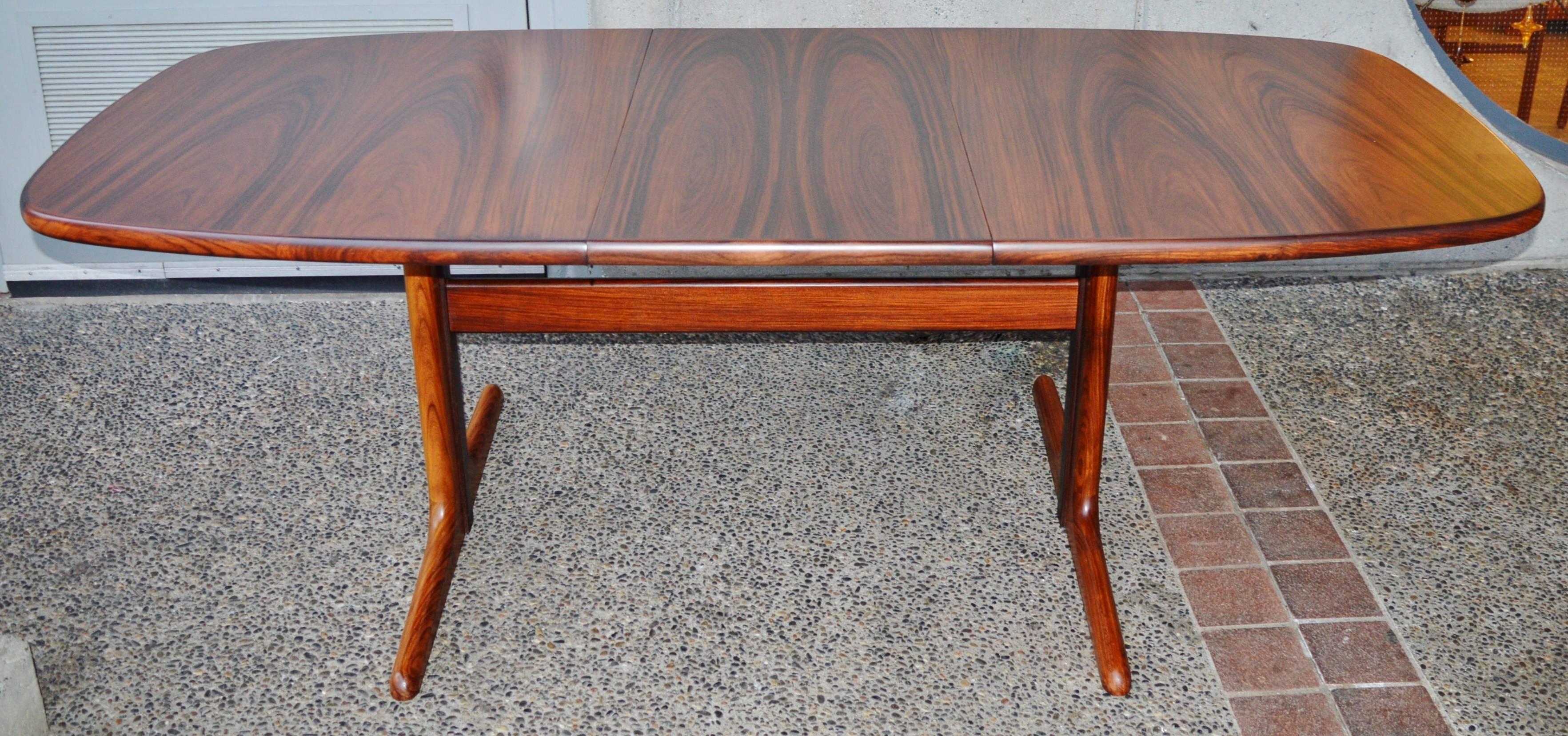 Danish Rosewood Dining Set by Skovby In Excellent Condition In New Westminster, British Columbia