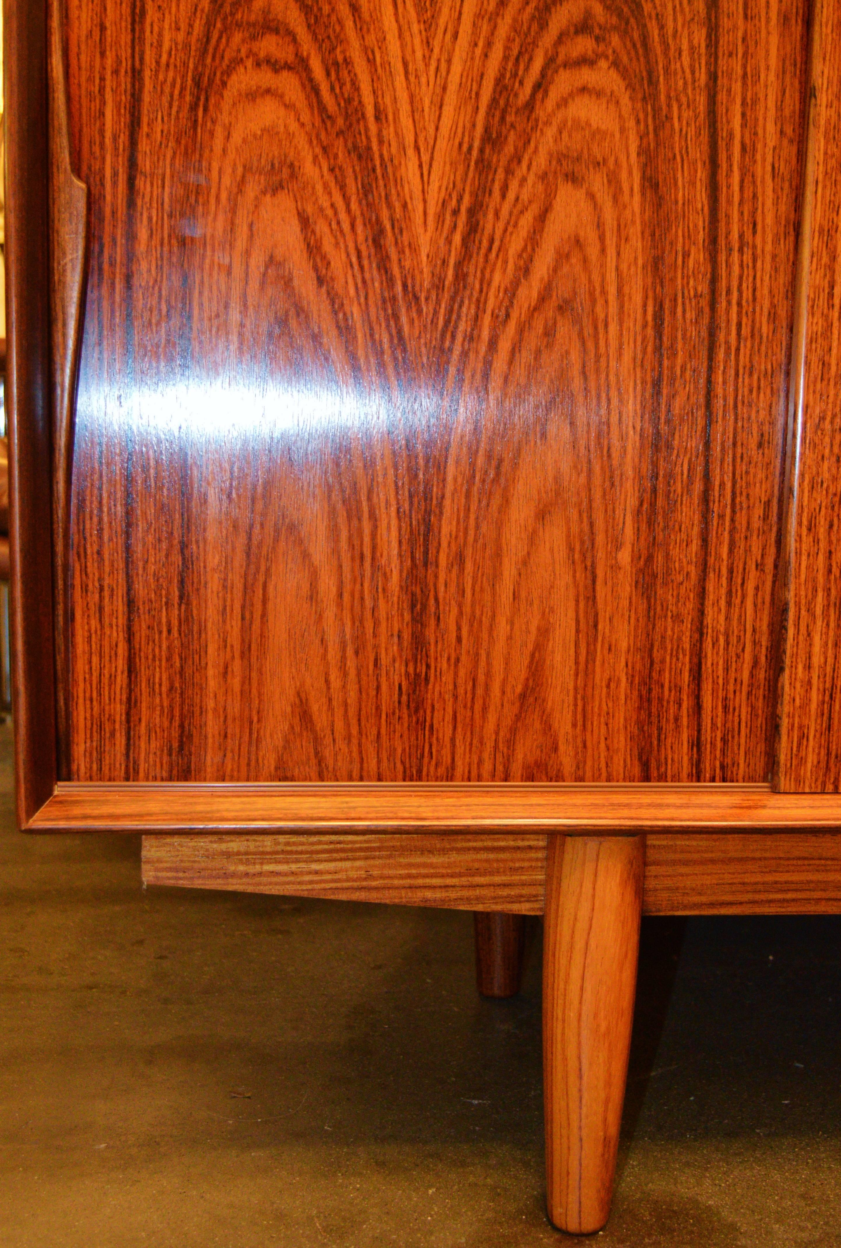 Stunning Rosewood Buffet and Hutch in the style of Arne Vodder 2