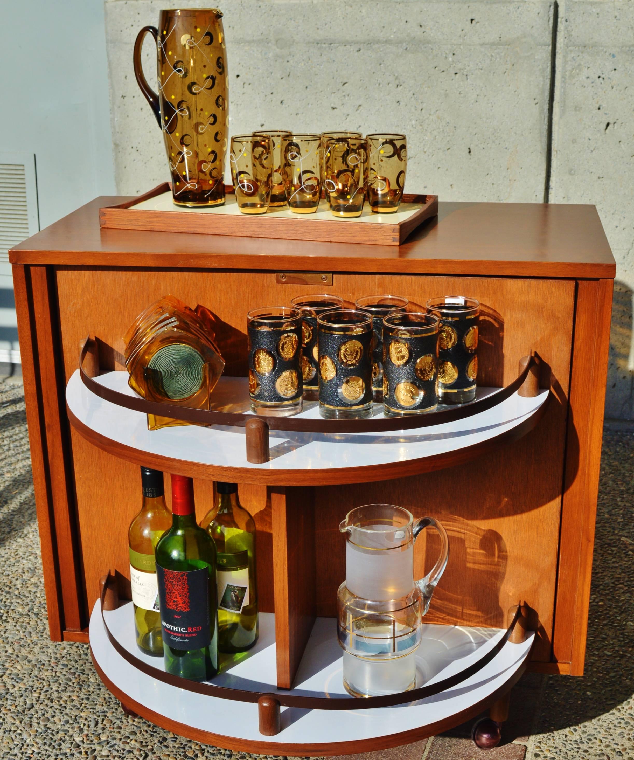 Mid-20th Century Fab Mad Men Walnut Swivel Open Bar Cabinet, Stacked Squares Molding Detail