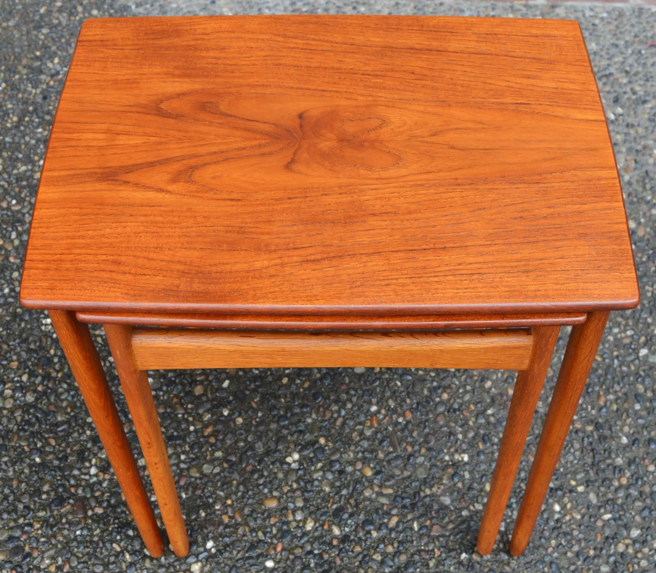 Pair of Svend Madsen Teak and Oak Nesting Tables In Excellent Condition In New Westminster, British Columbia