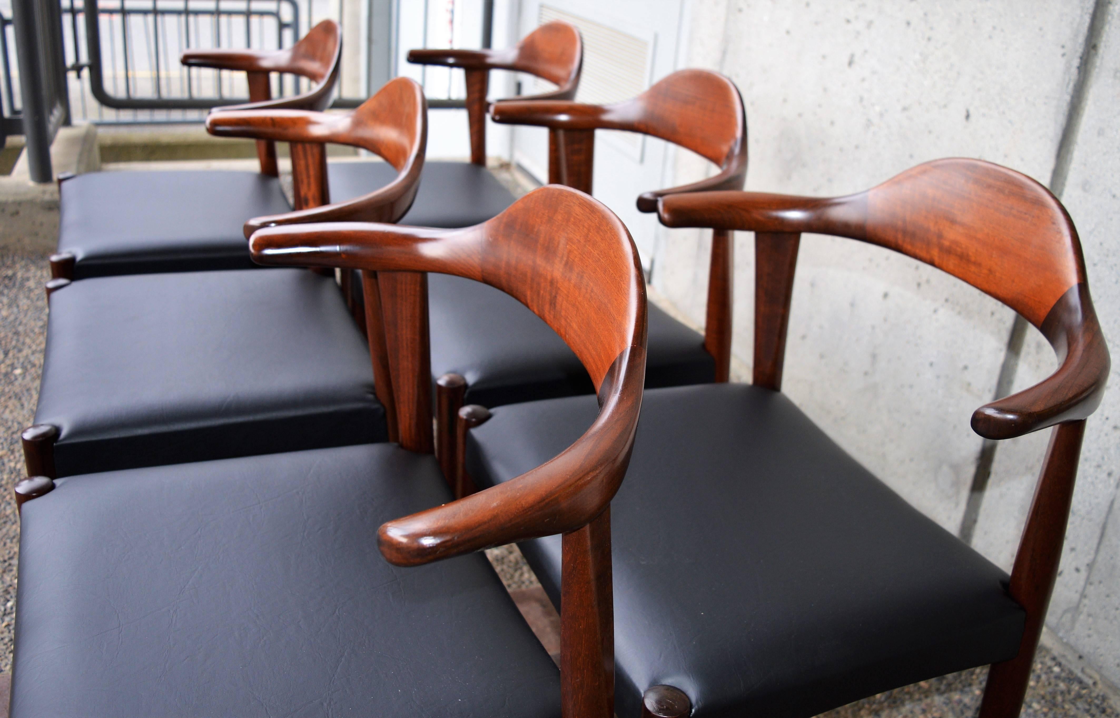 Harry Ostergaard Set Six Rosewood Bull Horn Dining Chairs In Excellent Condition In New Westminster, British Columbia