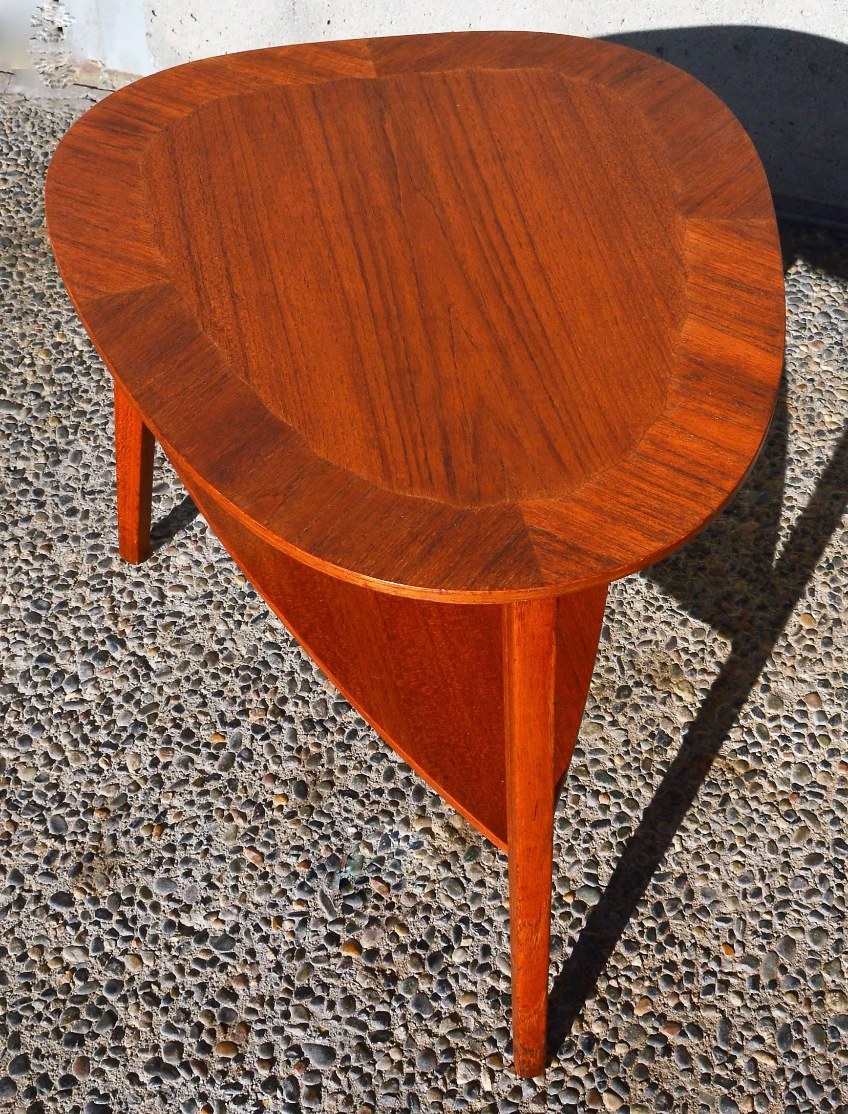 Danish Teak Organic Inlaid Side Table with Shelf by Mobelintartsia In Excellent Condition In New Westminster, British Columbia