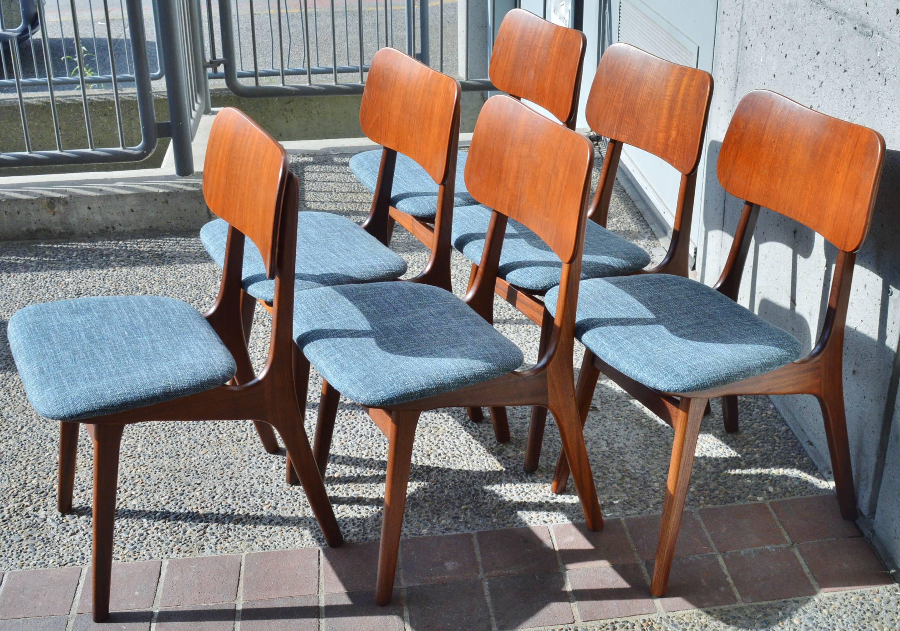 Set of Six Teak Dining Chairs by Arne Hovmand-Olsen In Excellent Condition In New Westminster, British Columbia