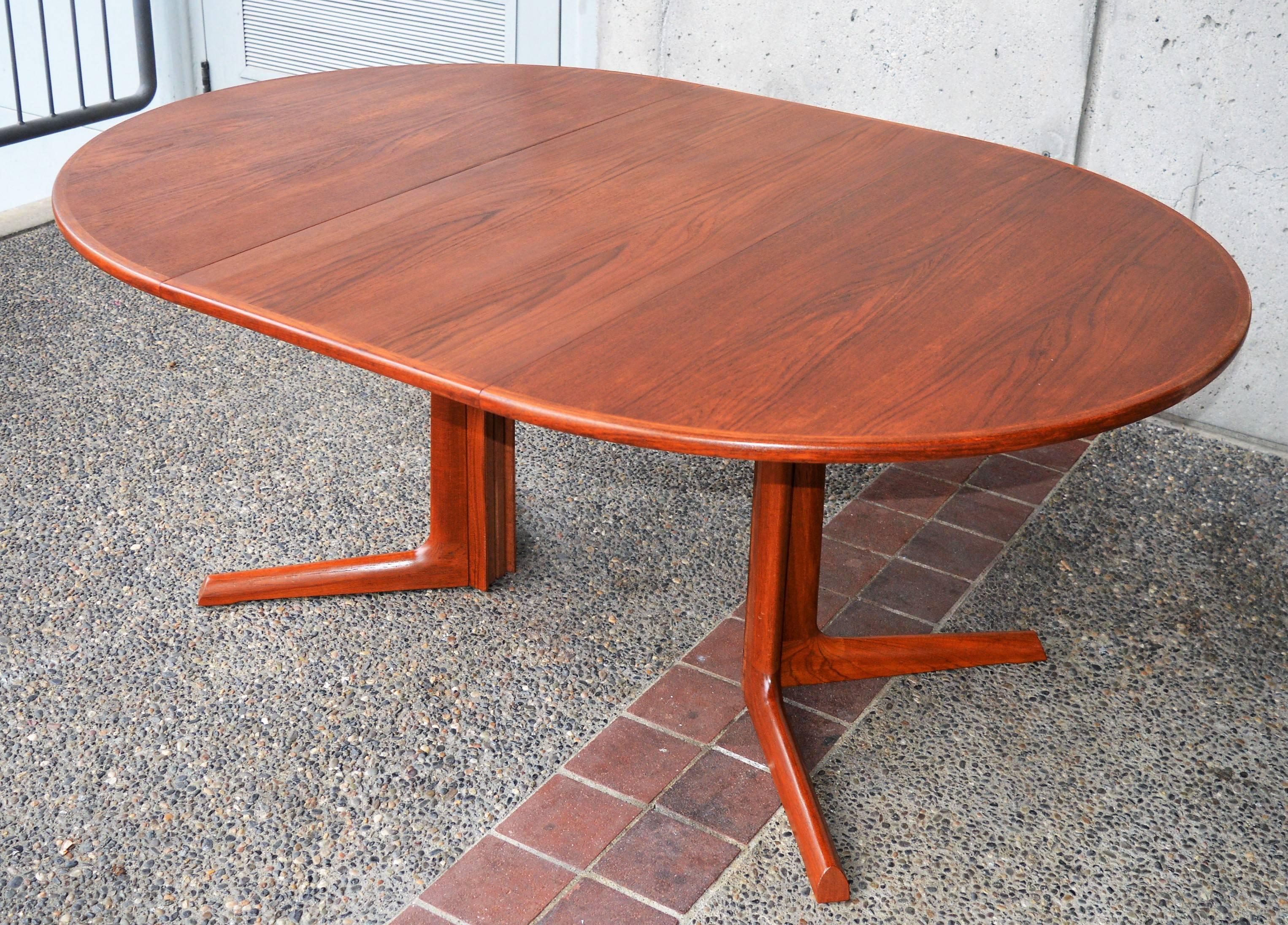 Mid-Century Modern Danish No Moller for Gudme Teak Round Two-Leaf Dining Table with Pedestal Base