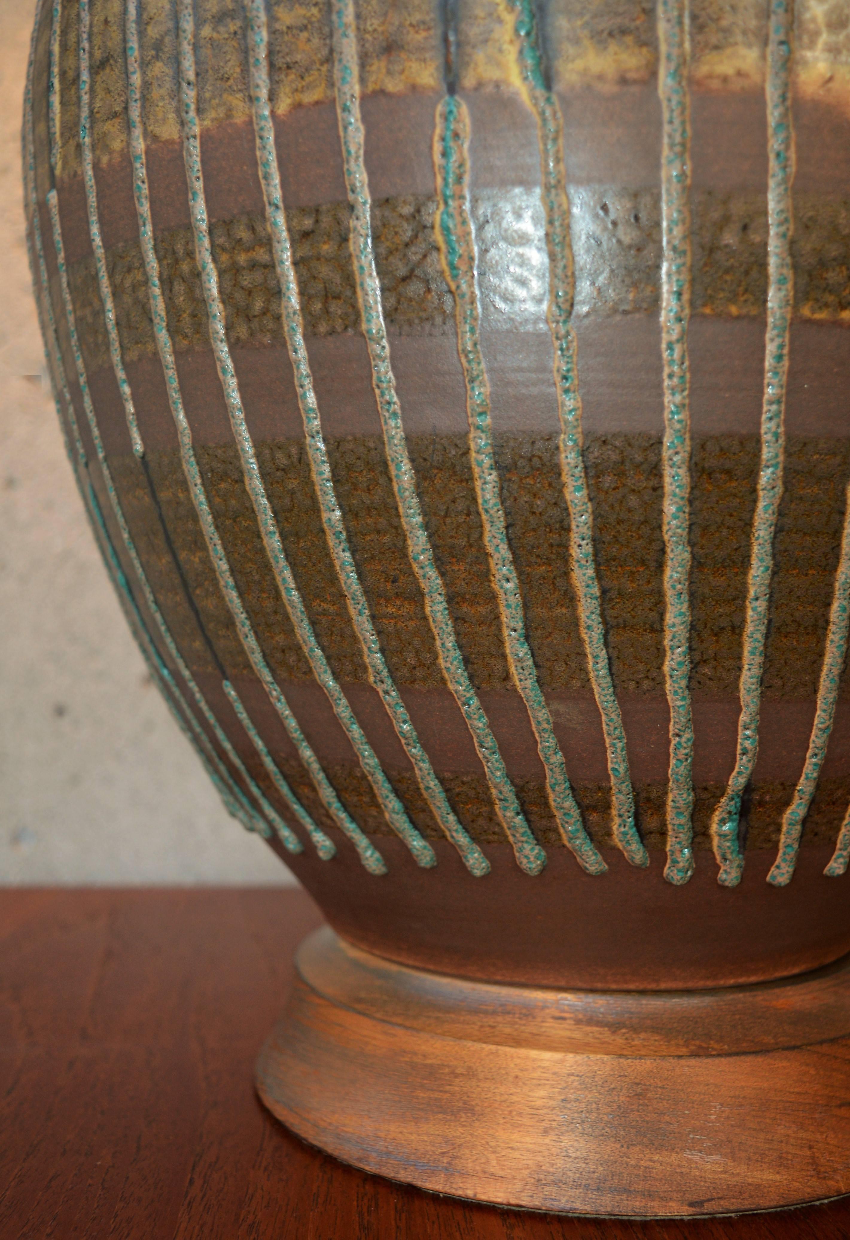 Large Impact Midcentury Ceramic Lamp in Gold or Turquoise For Sale 3