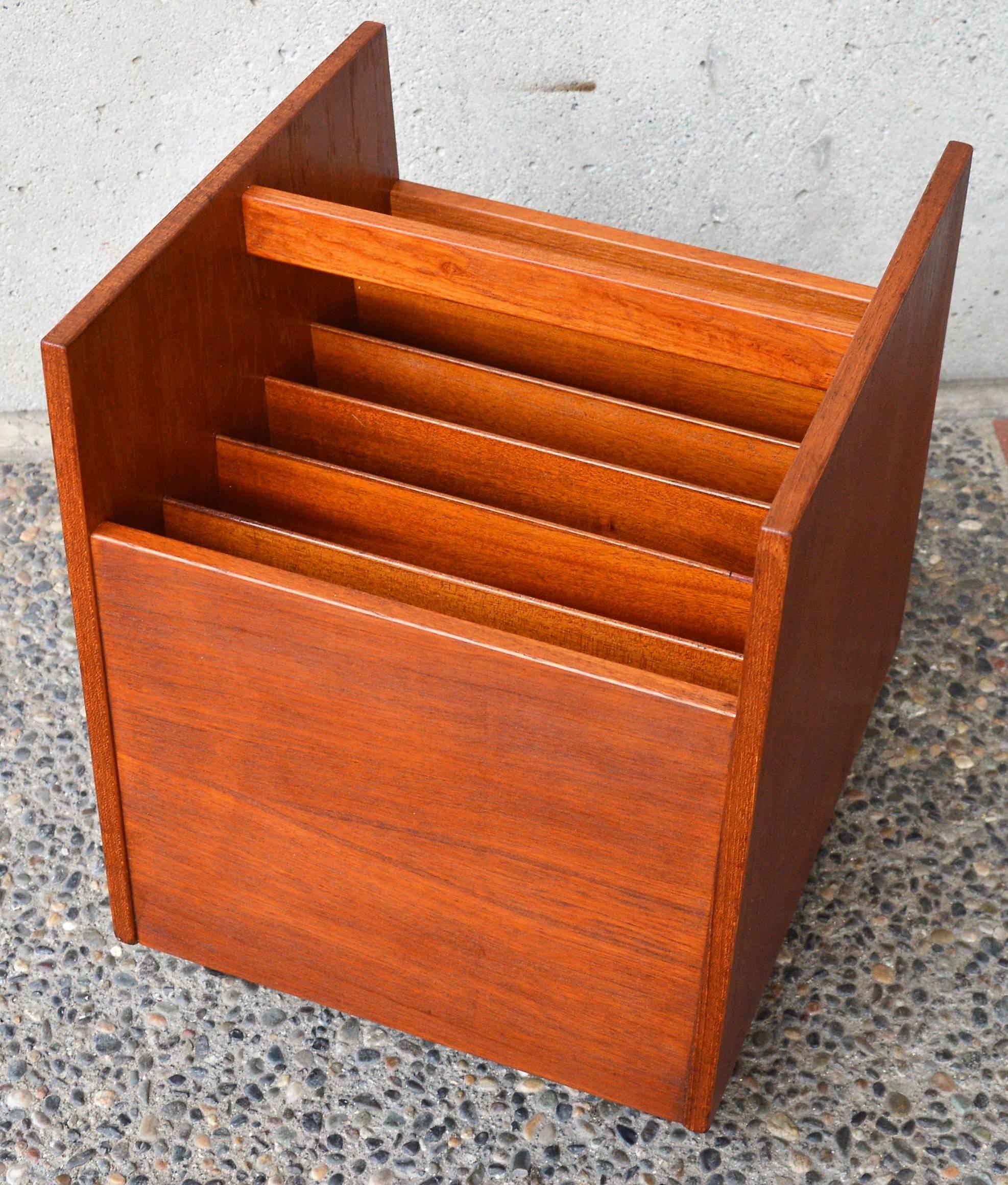 Bruksbo Teak LP, Vinyl or Magazine Cart with Trapezoidal Sides, Handle & Casters 2