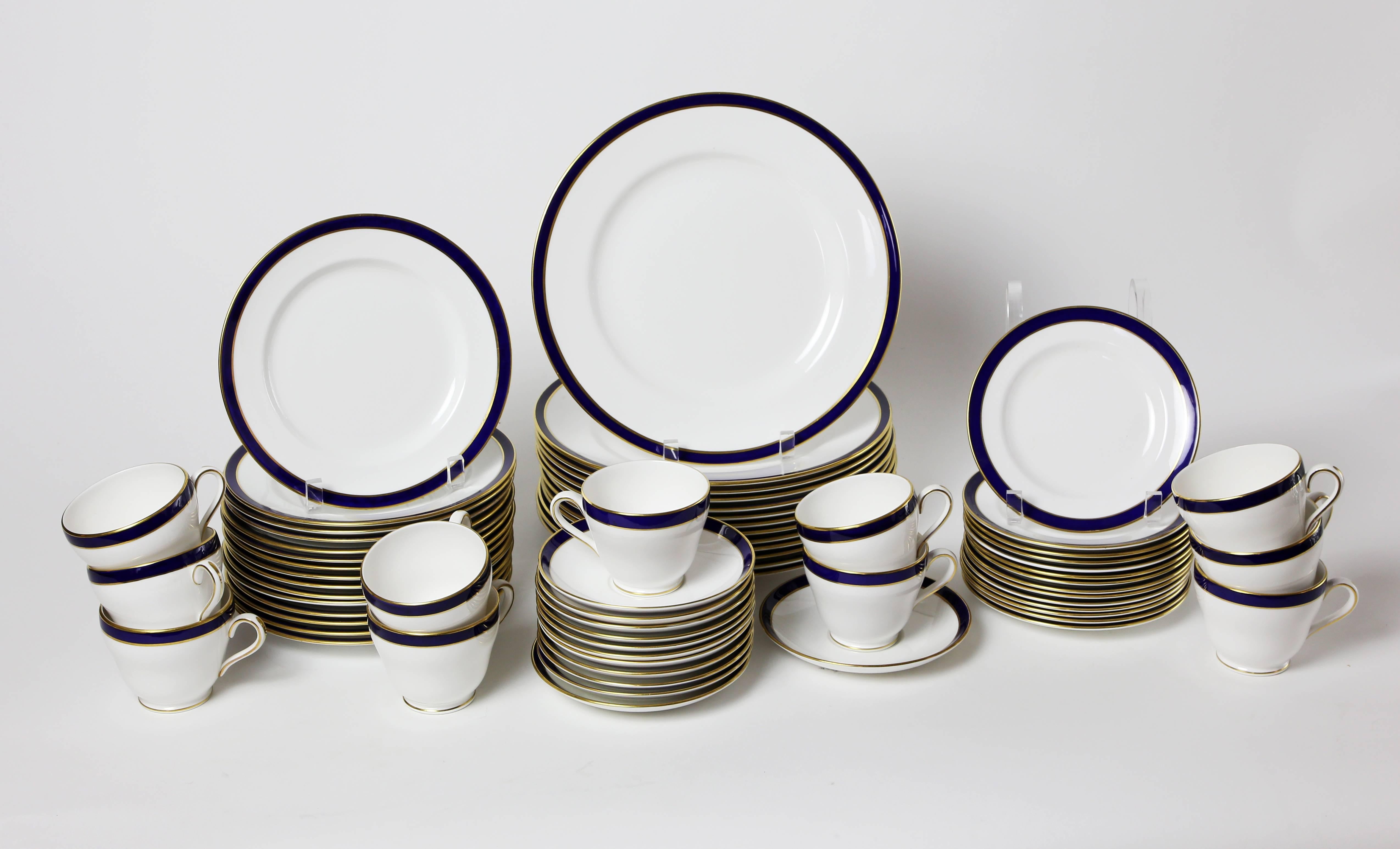 Set of Spode Consul Dinnerware In Good Condition For Sale In Austin, TX