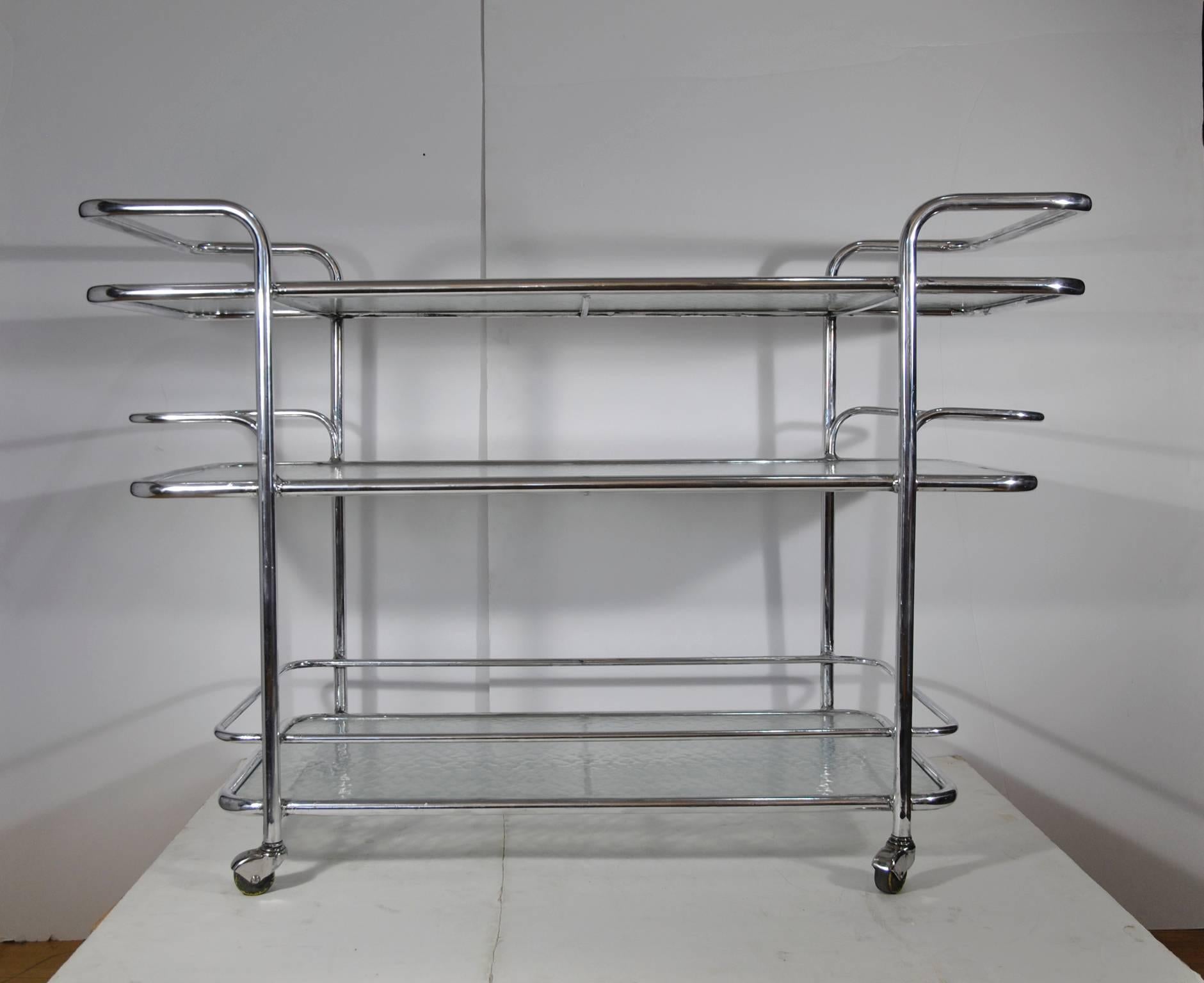 Serving cart designed by Tadao E Inouyer in 1956 and made by Brown Jordan.
Winning prize in 1960 Pasadena Art Museum.
Please feel free to contact us directly for best pricing and shipping options.