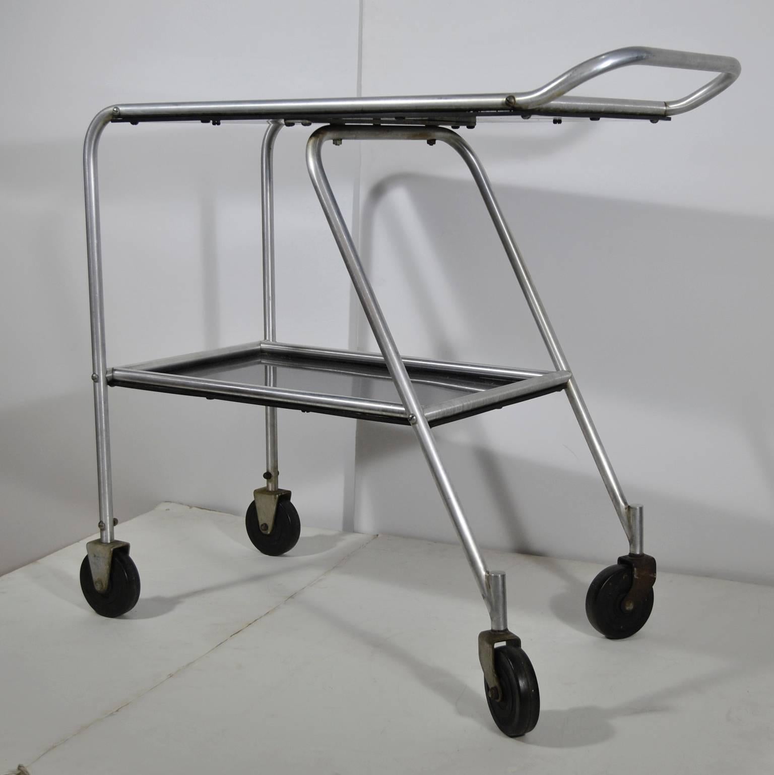 Airline serving cart made in L.A. by Aero Art Line in 1930's.
Please feel free to contact us directly for best pricing and shipping options