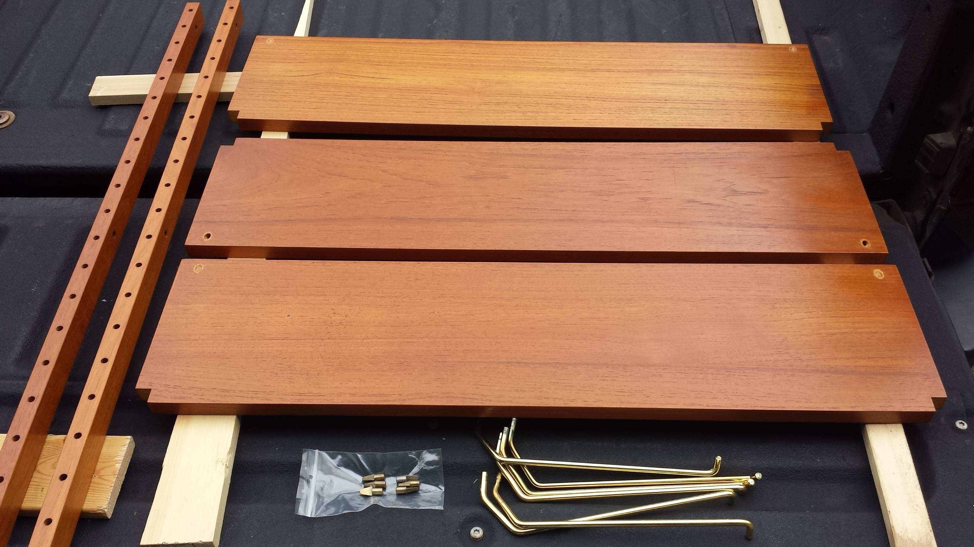 Mid Century Danish Solid Teak Adjustable Three-Shelf Wall Unit In Good Condition In Ottawa, Ontario