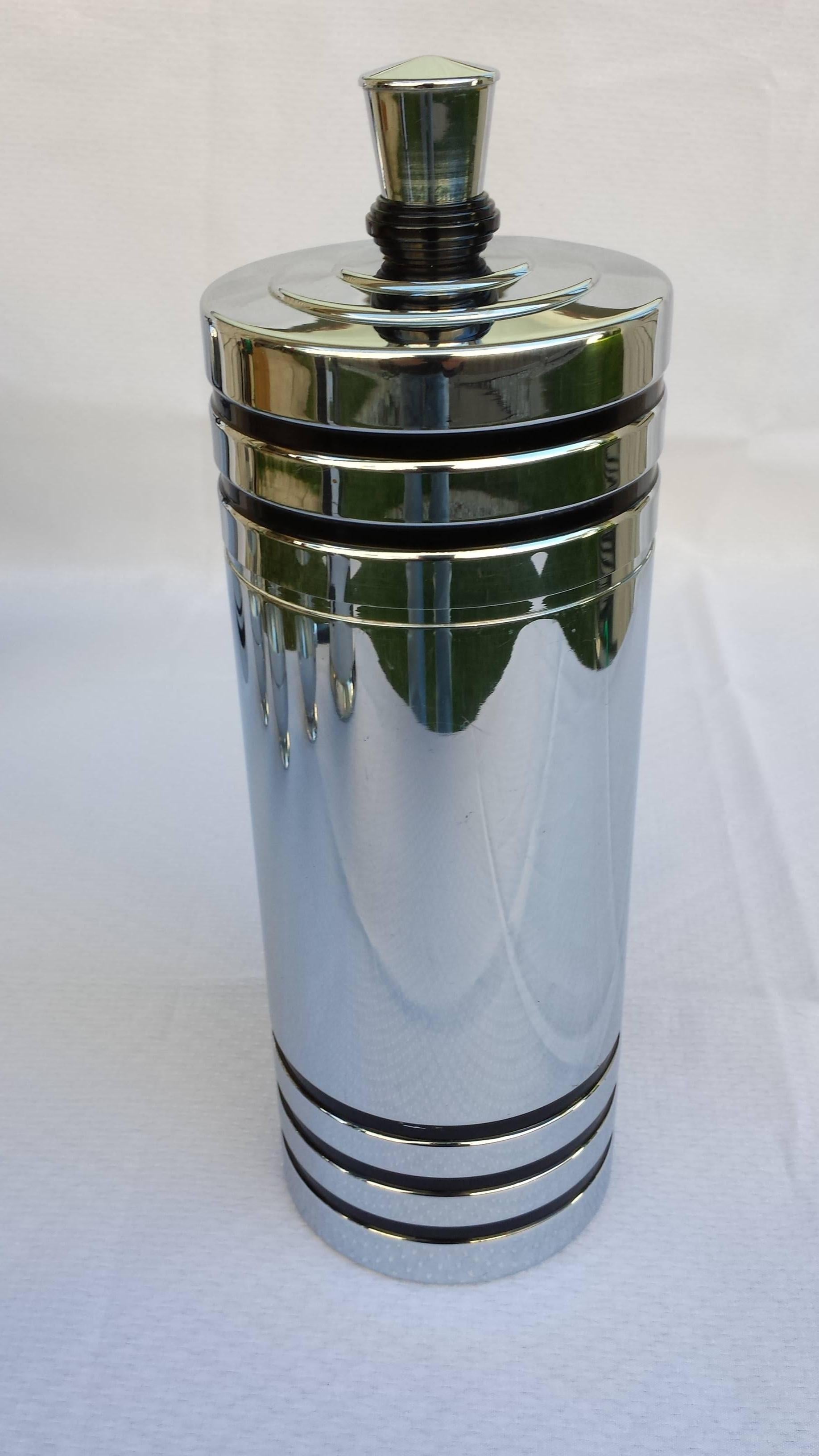 Art Deco Chase Chrome Six-Piece Bar Set and Sparklets Seltzer Bottle and Pouring Jug