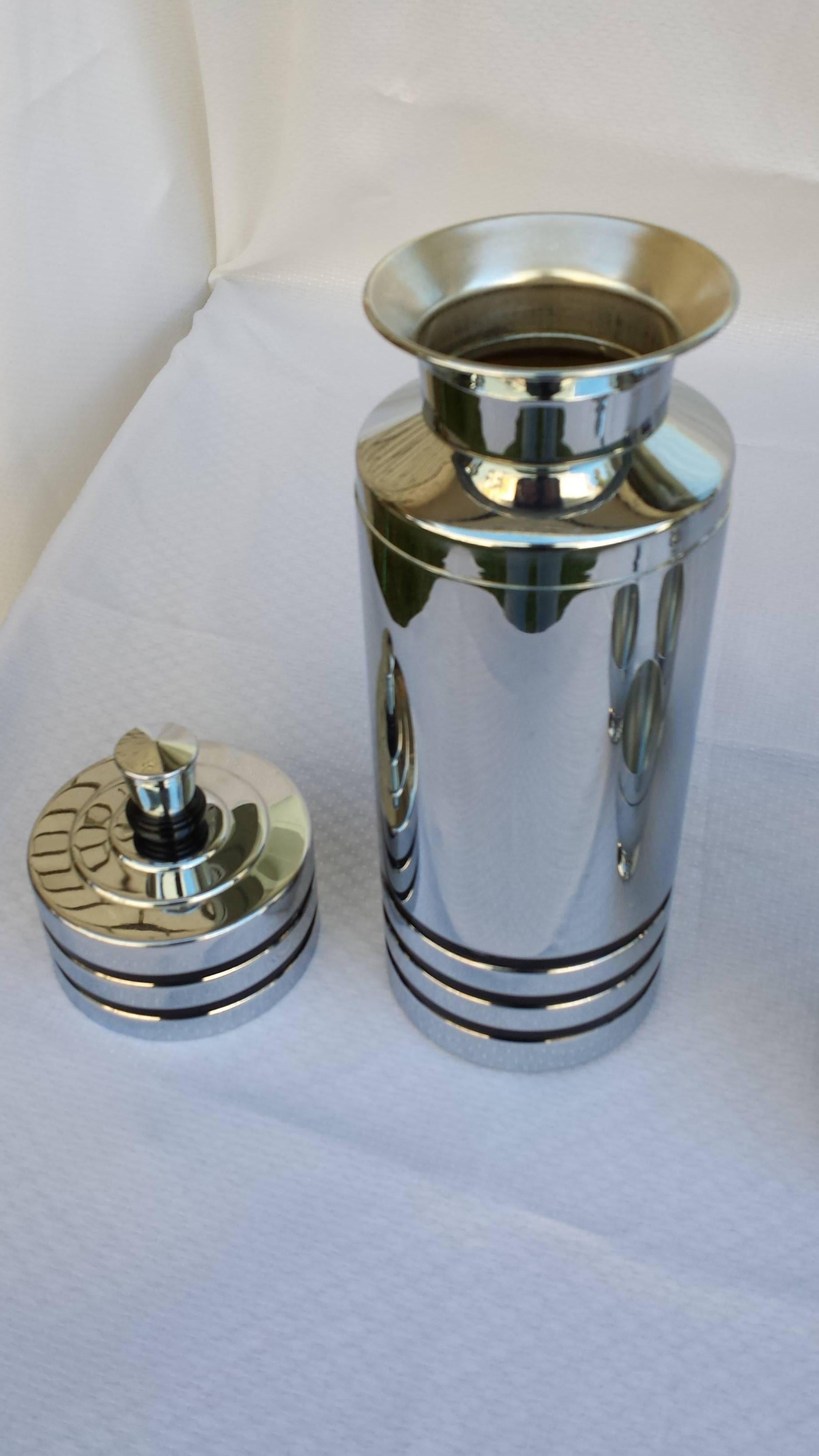 20th Century Chase Chrome Six-Piece Bar Set and Sparklets Seltzer Bottle and Pouring Jug