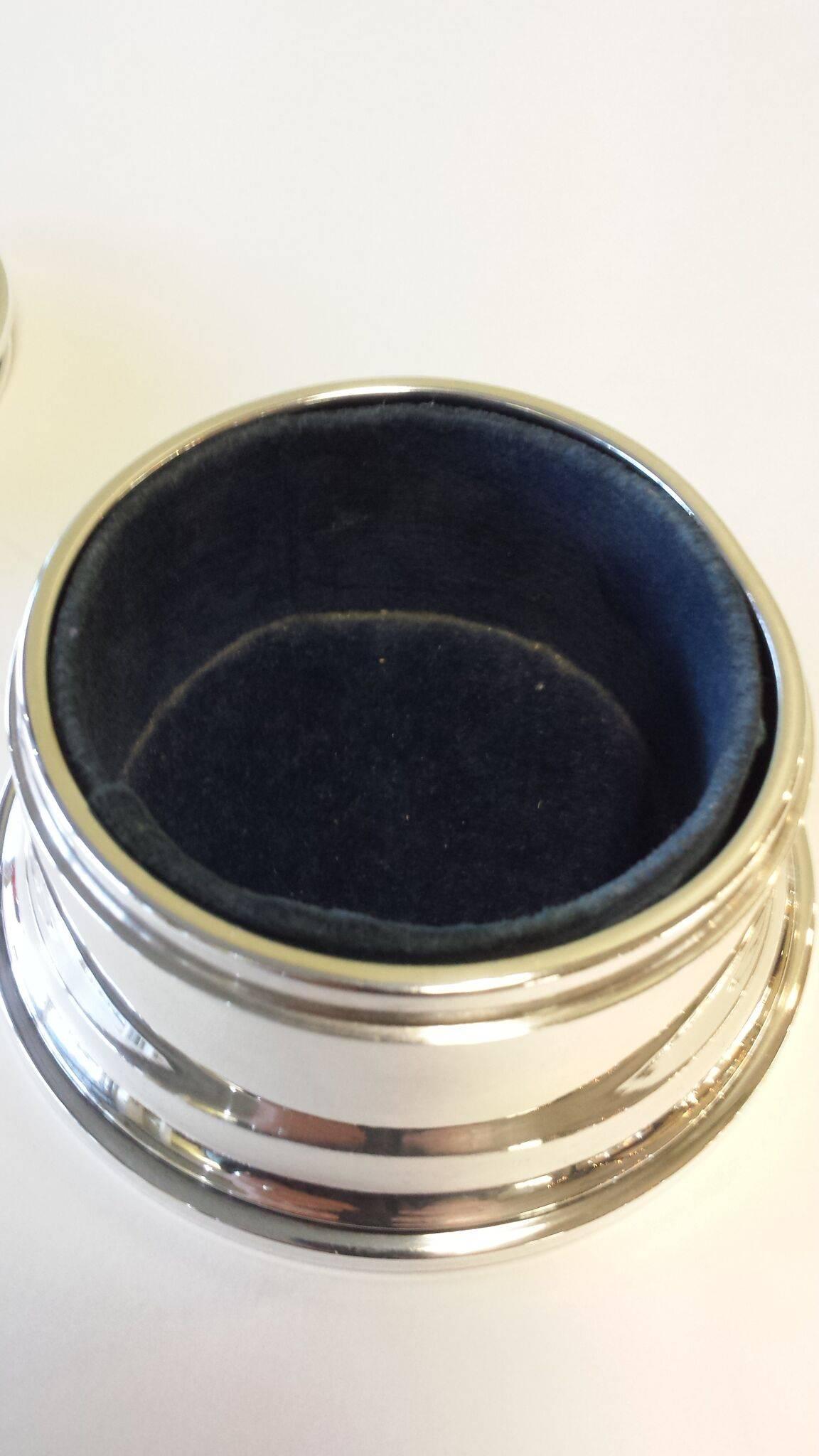 Sterling Silver Round Jewelry Box with Blue Interior and Nicely Decorated Top In Good Condition In Ottawa, Ontario