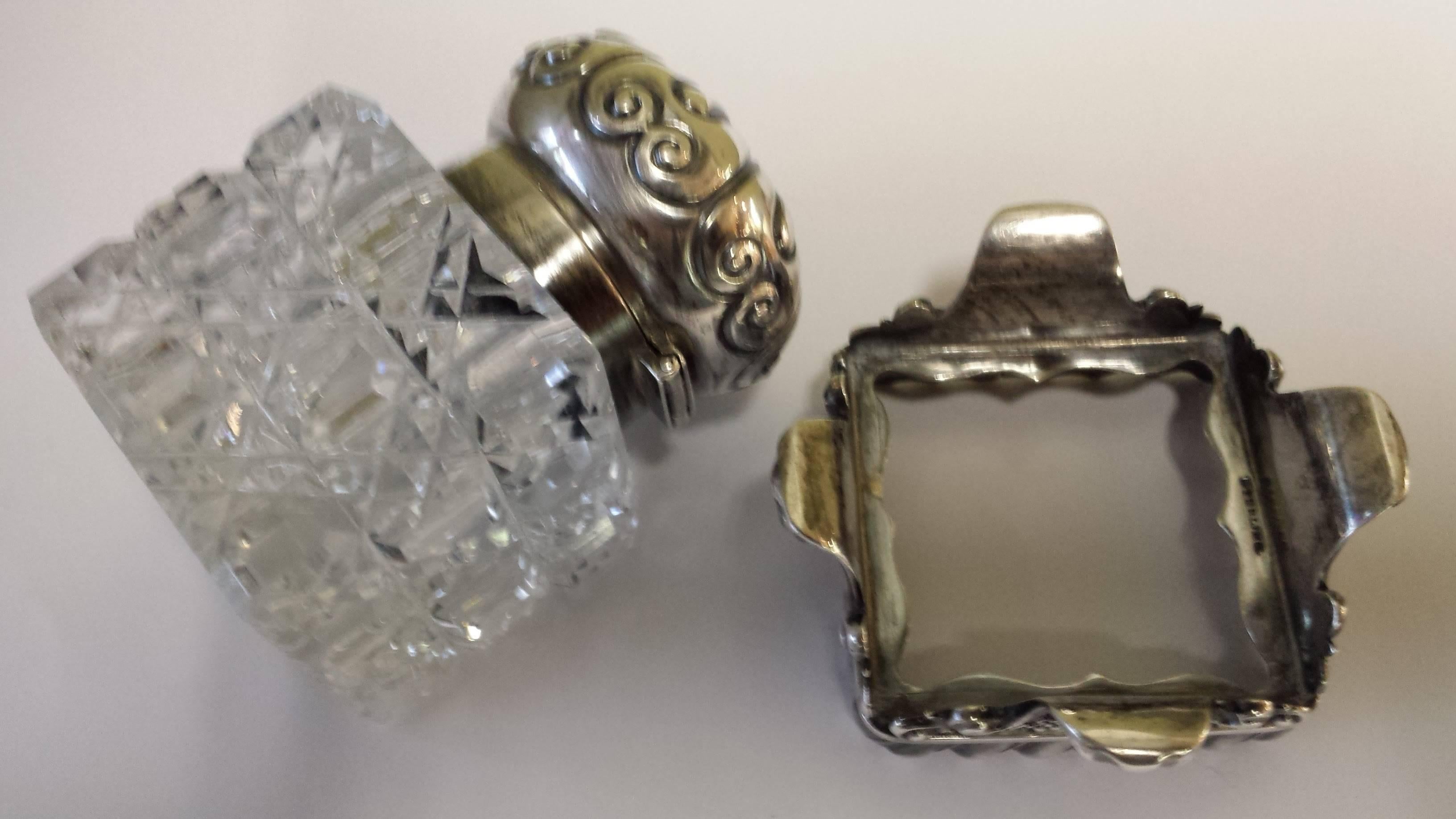 Sterling Silver & Cut Crystal Inkwell With A Seperate Sterling Base. In Good Condition In Ottawa, Ontario