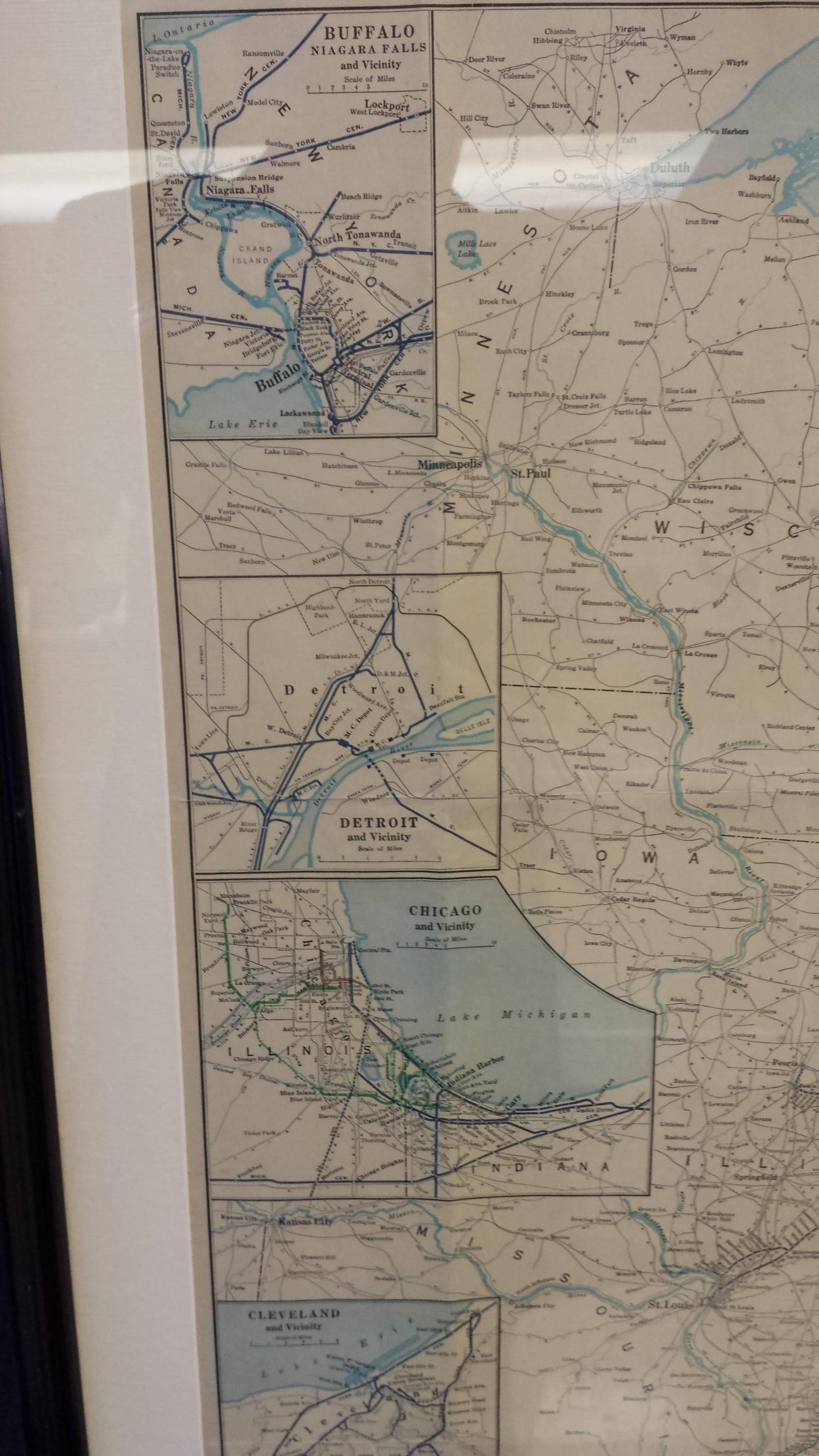 Framed New York Central Railway Map Original from 1943 with Railway Label In Good Condition In Ottawa, Ontario