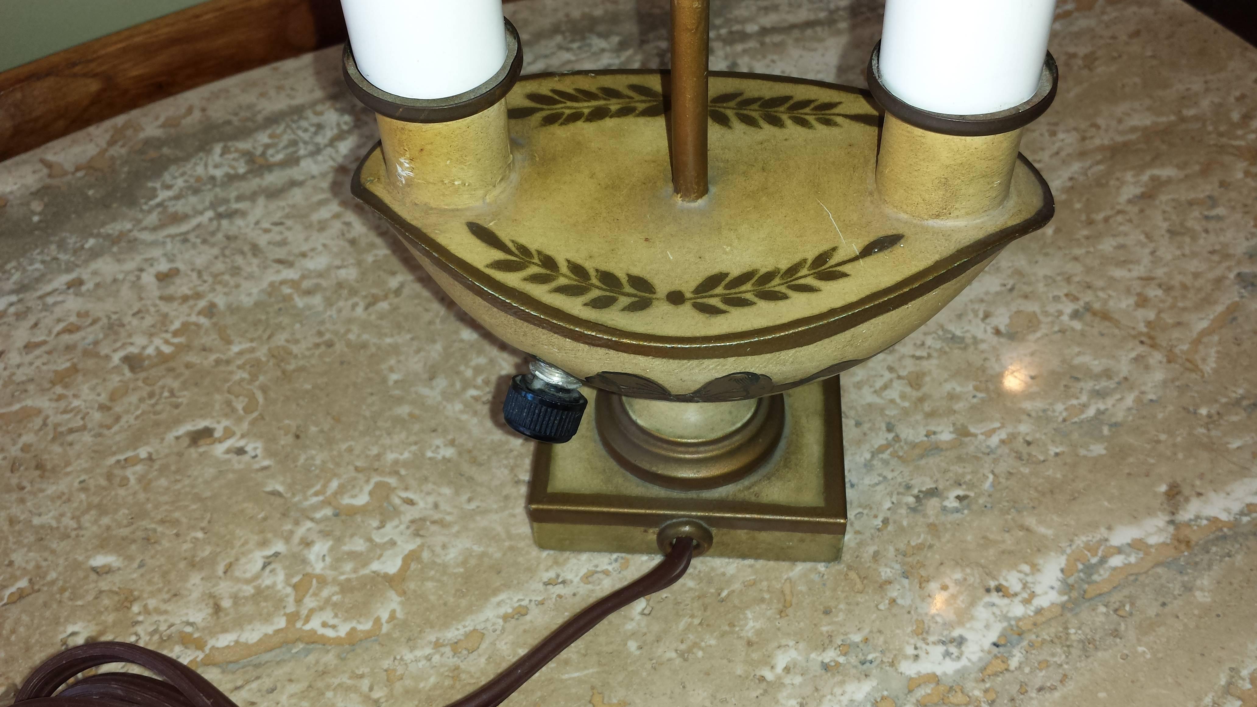 French Desk Lamp By Mottahedeh Design, Made in France, circa 1940 In Good Condition In Ottawa, Ontario