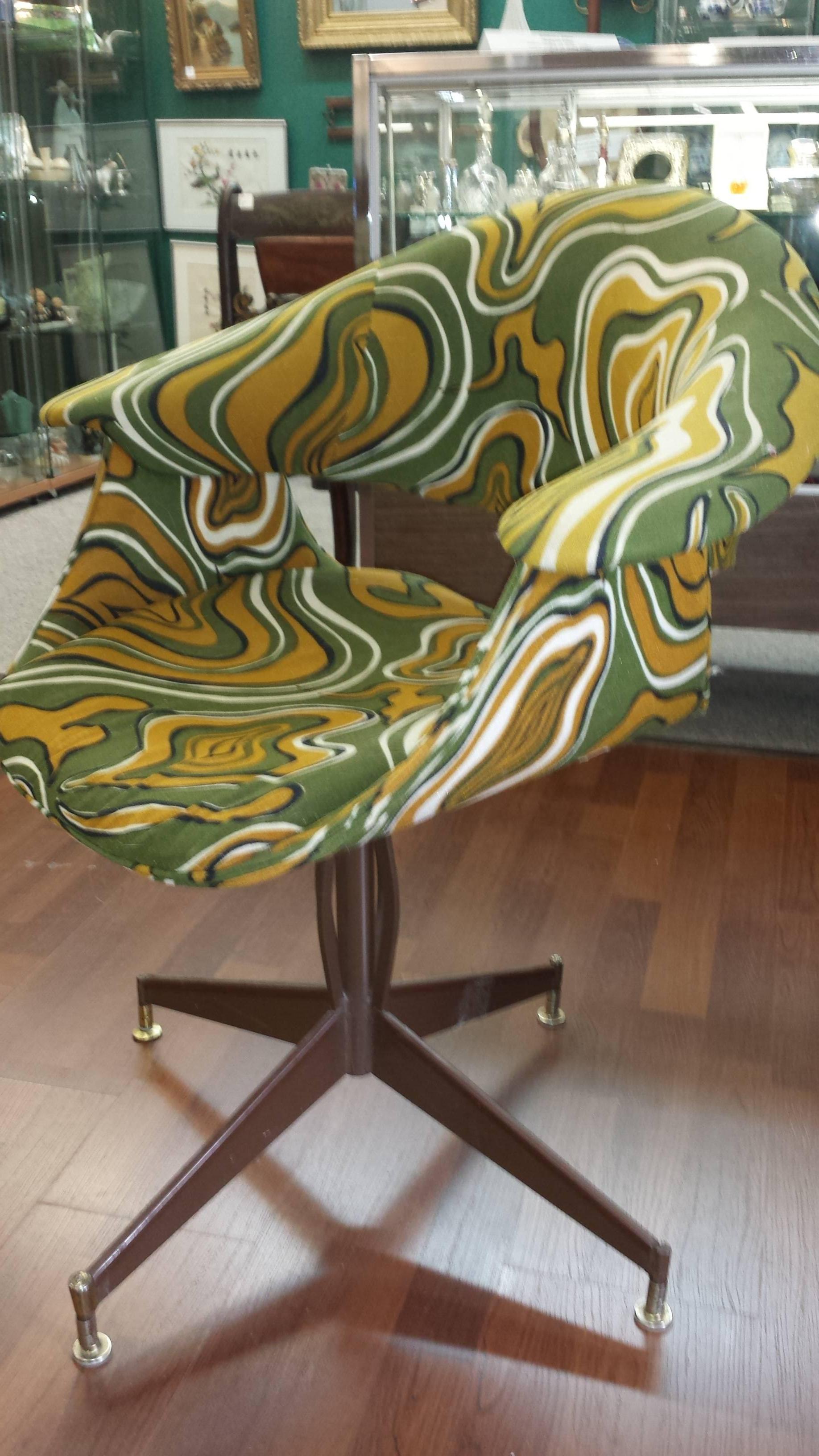 Set of Six George Nelson Style Shell/Swag Chairs from 1969 with Original Fabric 3