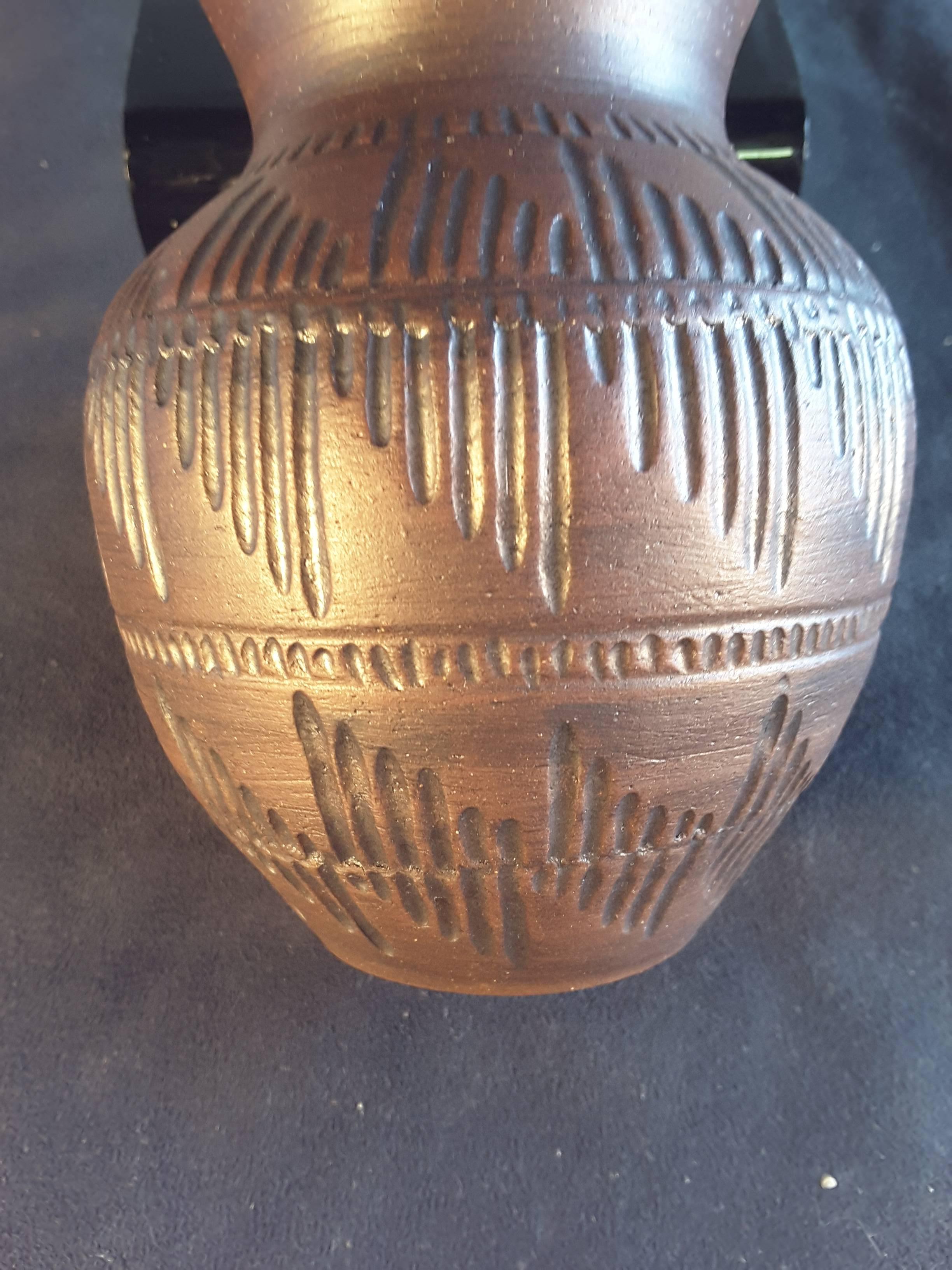 Six Nations Native American Pottery Vase with Yellow Interior/Brown Exterior For Sale 4