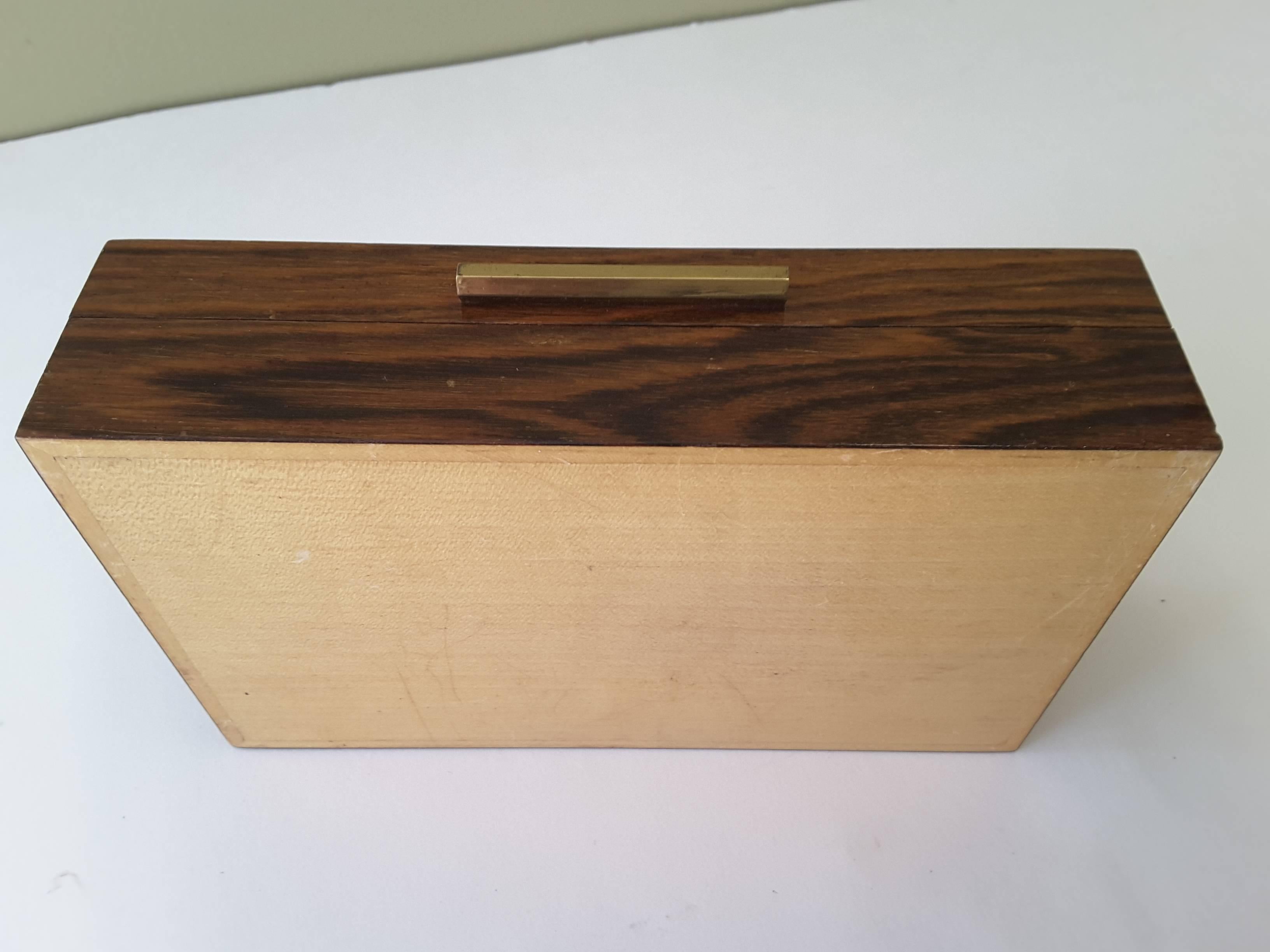 Art Deco Macassar Diamond Bookmarked Veneer Box with a Brass Handle, circa 1930 In Good Condition In Ottawa, Ontario