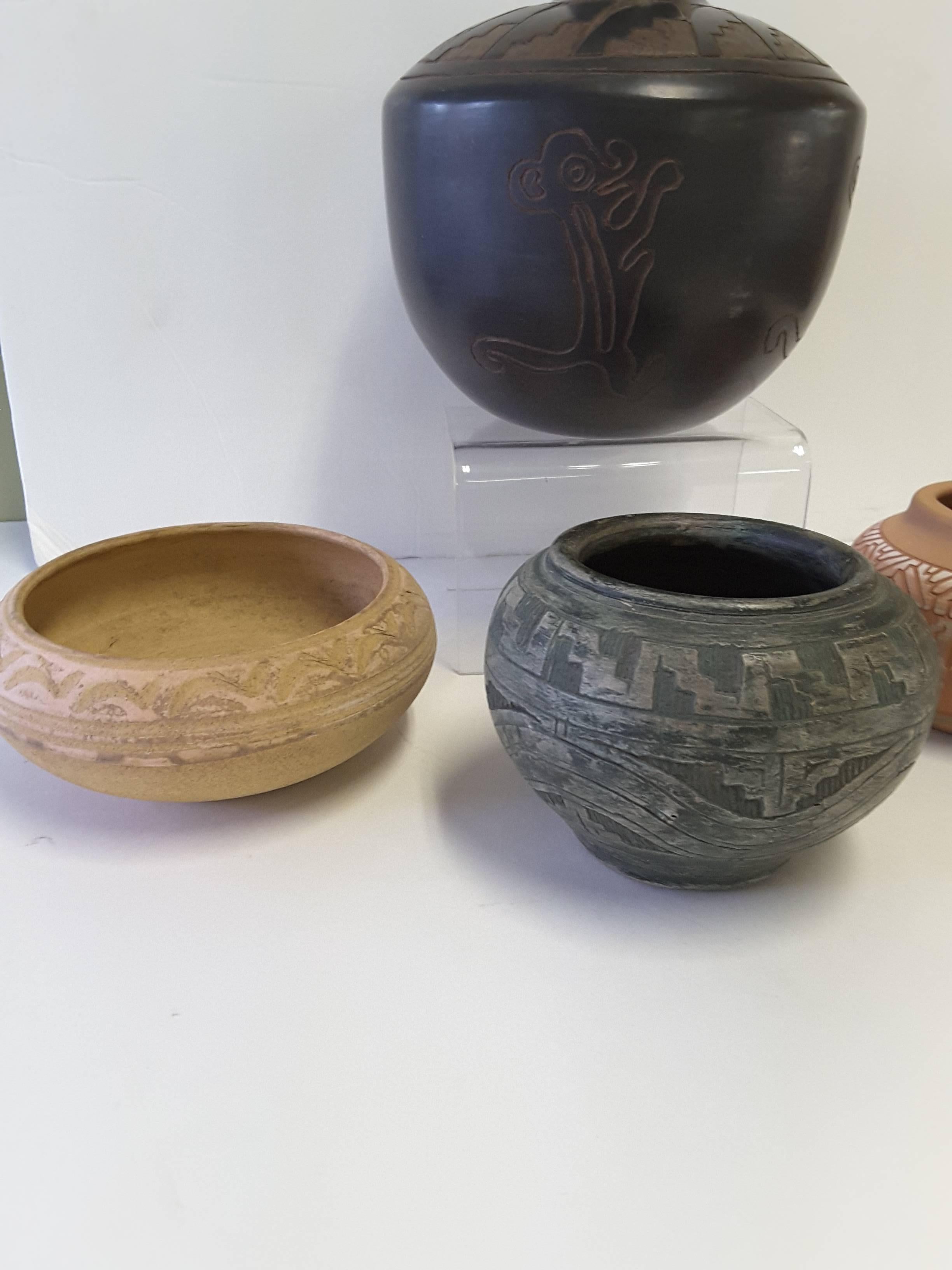Fine Group of Native American Navajo & Pueblo Pottery In Good Condition In Ottawa, Ontario