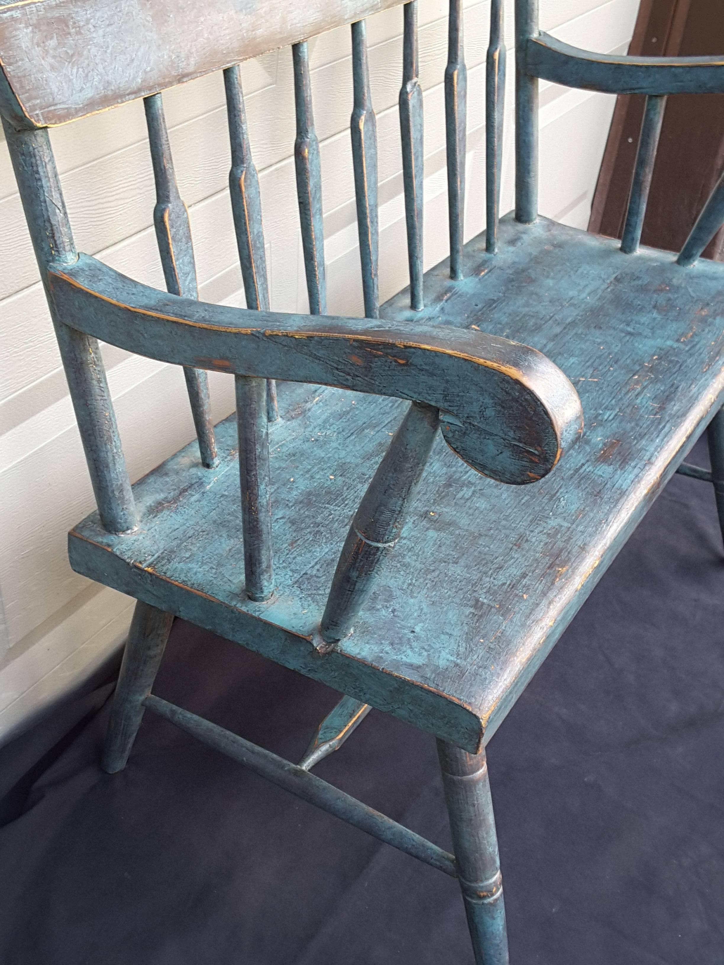 New England, Pine Spear Back Windsor Bench in Turquoise Blue, (Circa 1880) 4
