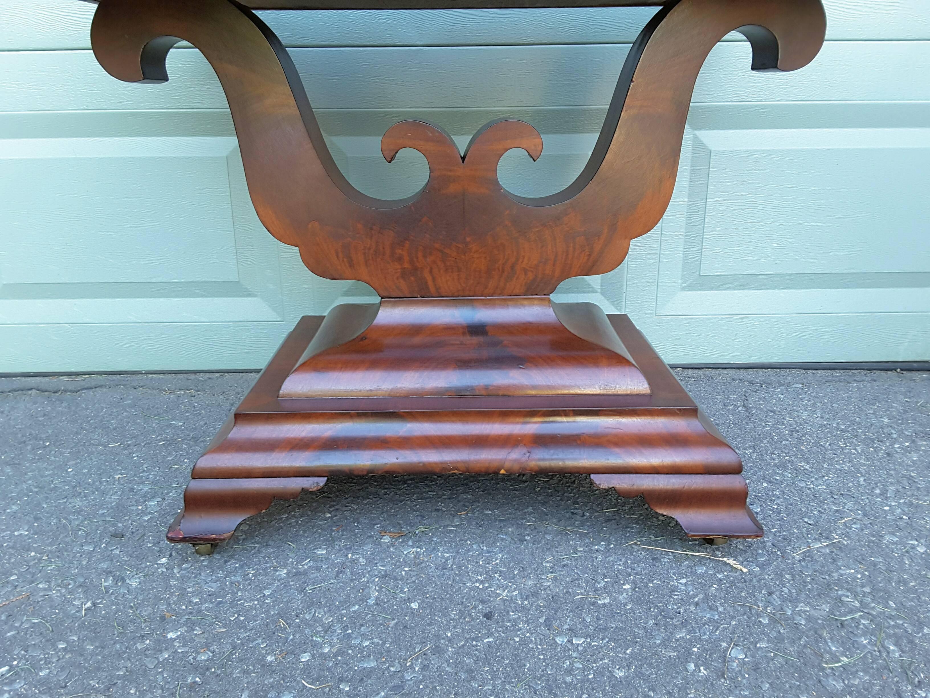 Fine Regency Flame Mahogany Lyre Base Side Table Games Table In Good Condition For Sale In Ottawa, Ontario