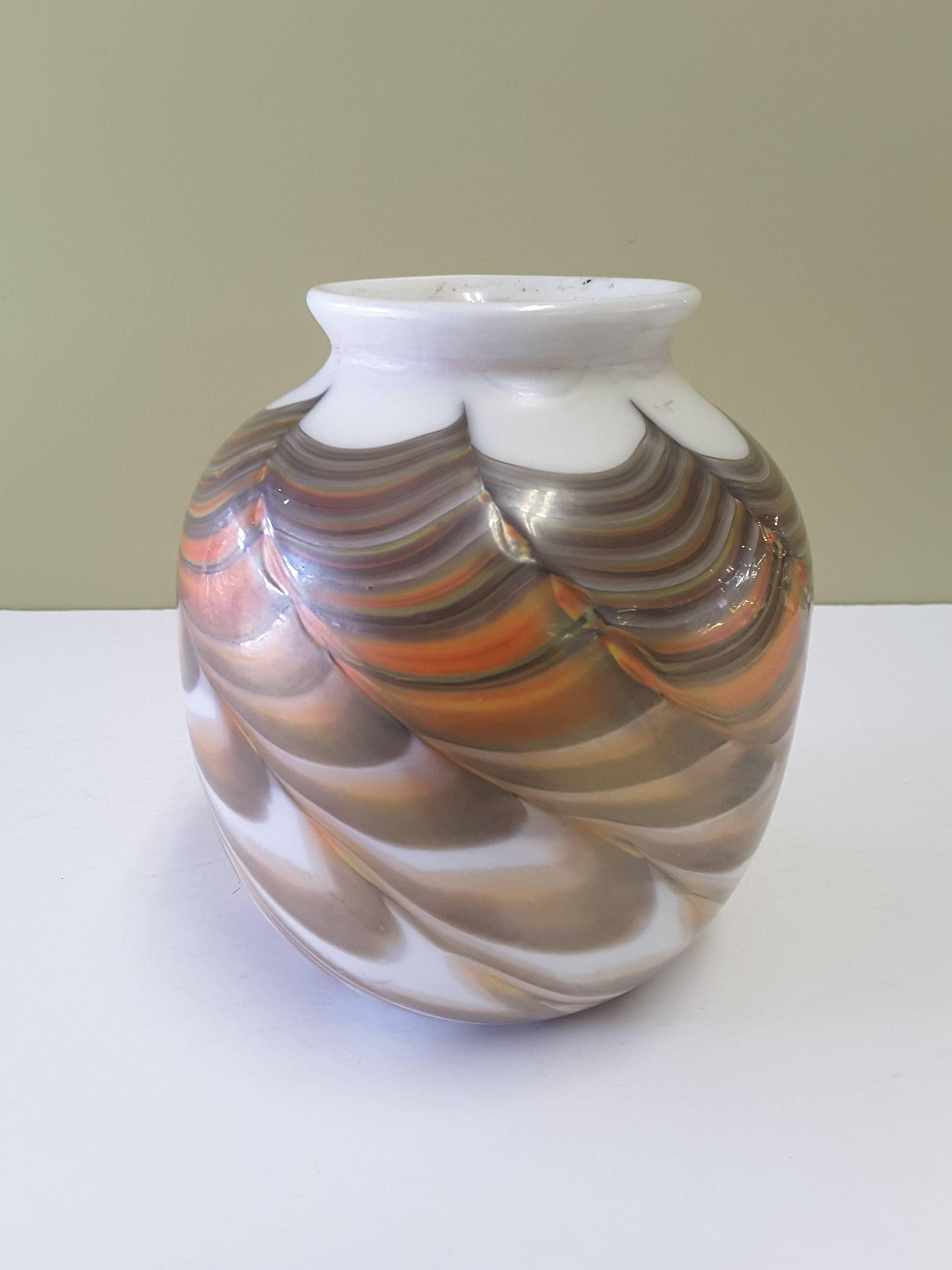 20th Century Mid-Century Vase Burnt Orange and Iridescent Gold Pulled Feather, Quezal Style For Sale