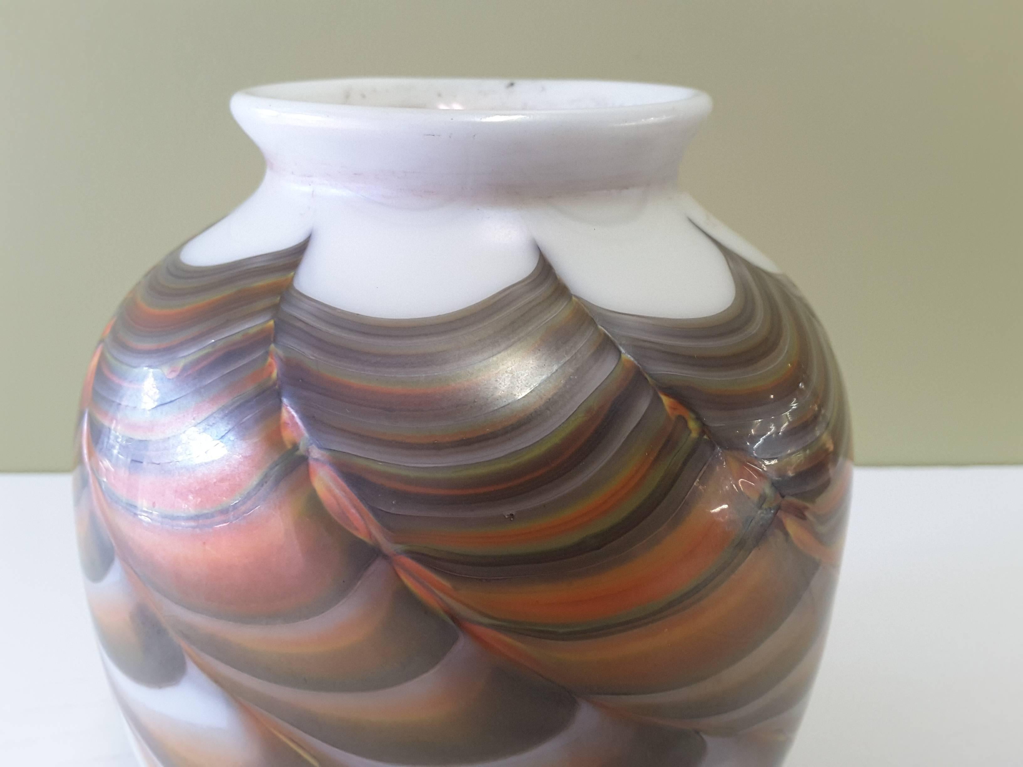 American Mid-Century Vase Burnt Orange and Iridescent Gold Pulled Feather, Quezal Style For Sale