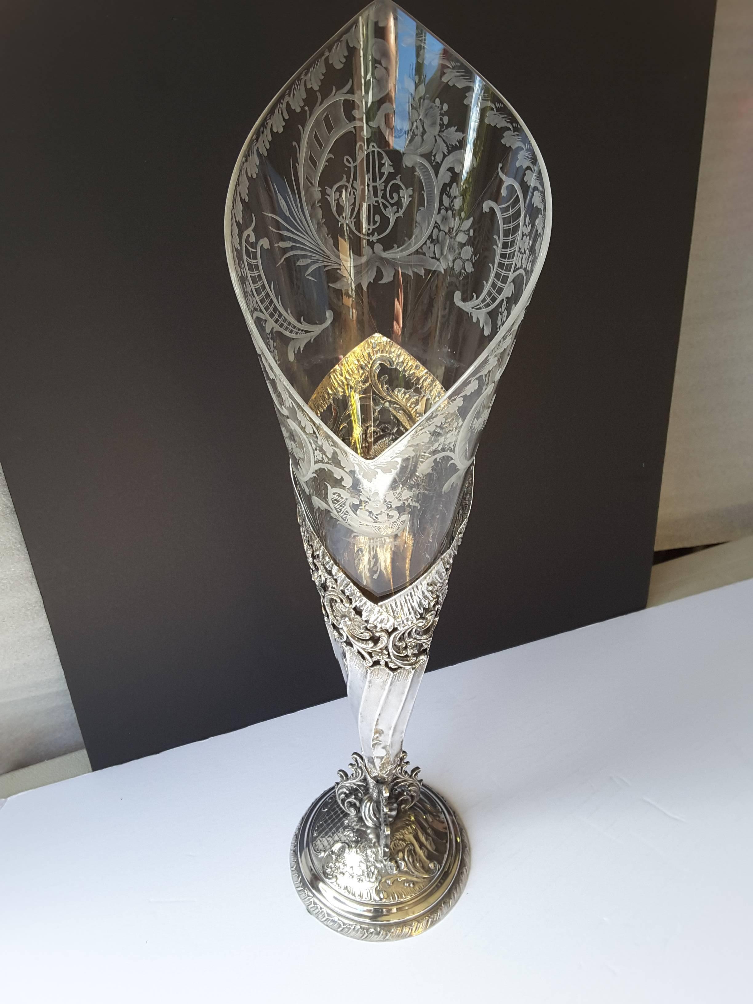 French antique silver trumpet/epergne vase cut-glass wheel cut insert, circa 1900. The base is .800 sterling silver with a wheel cut decorated glass insert with vines and floral decoration, the glass is in Perfect condition with no chips or cracks.