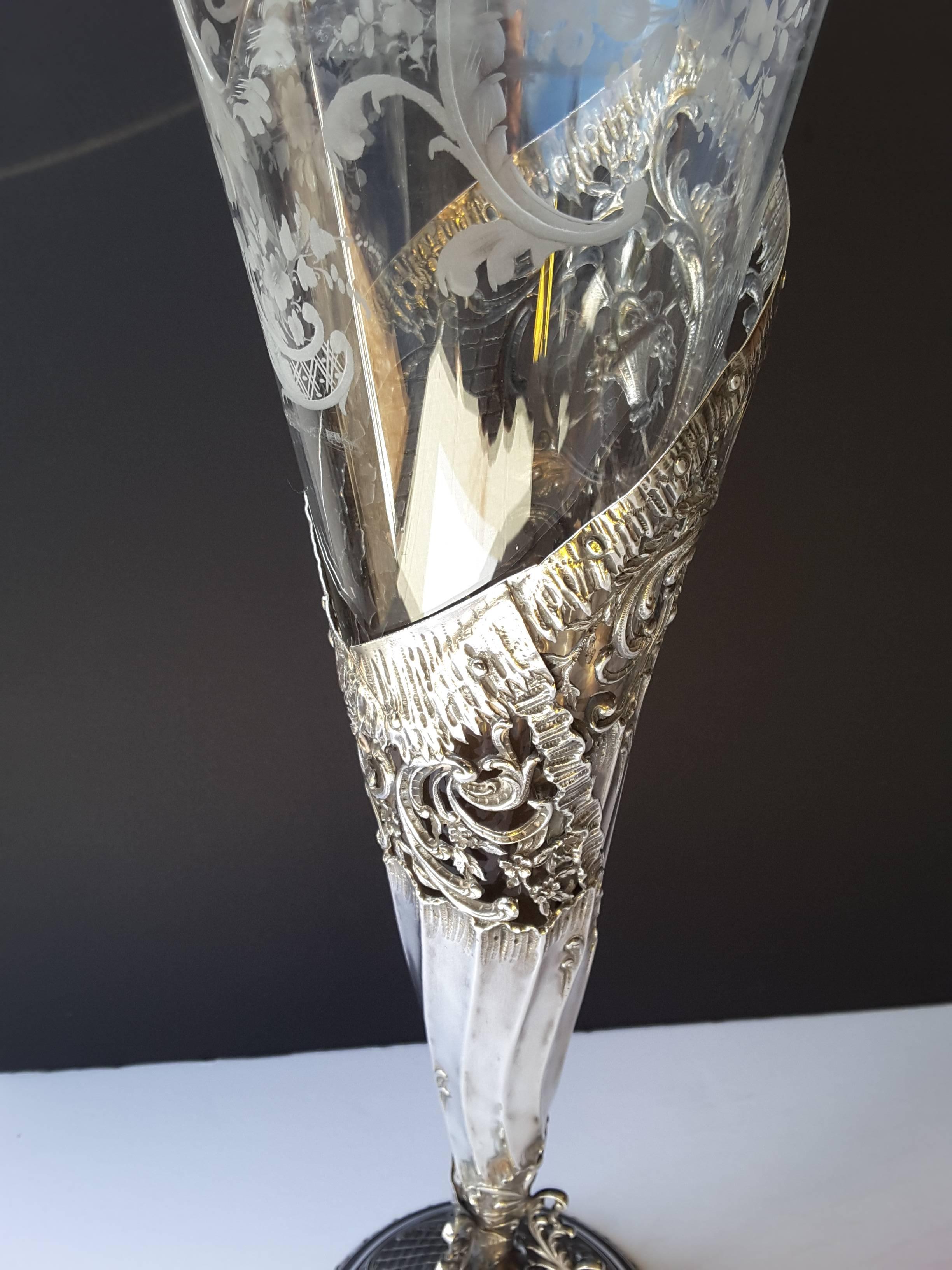 French Antique Silver Trumpet/Epergne Vase, With Glass Wheel Cut Insert In Good Condition In Ottawa, Ontario