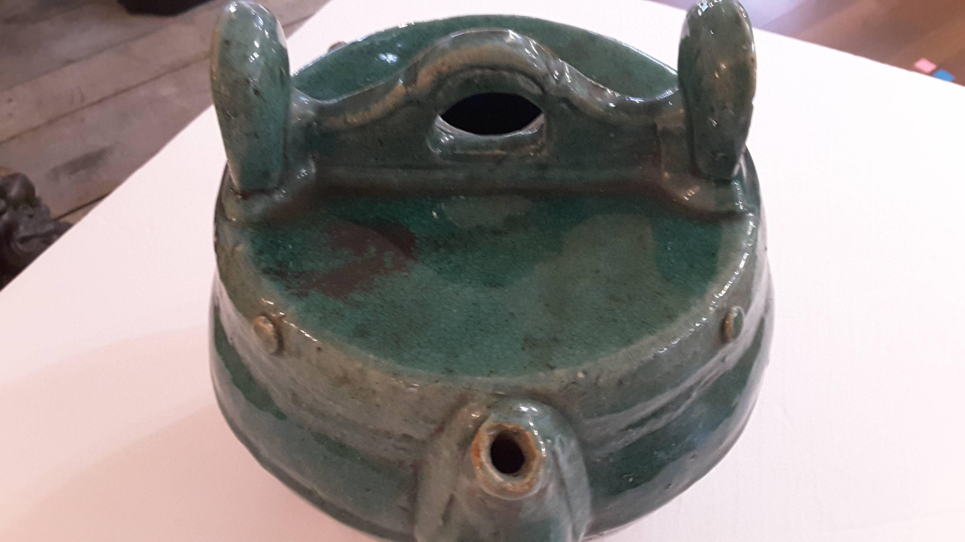 Emerald Green Glazed Shiwan Pottery Teapot Qing Dynasty, Late 19th Century 4