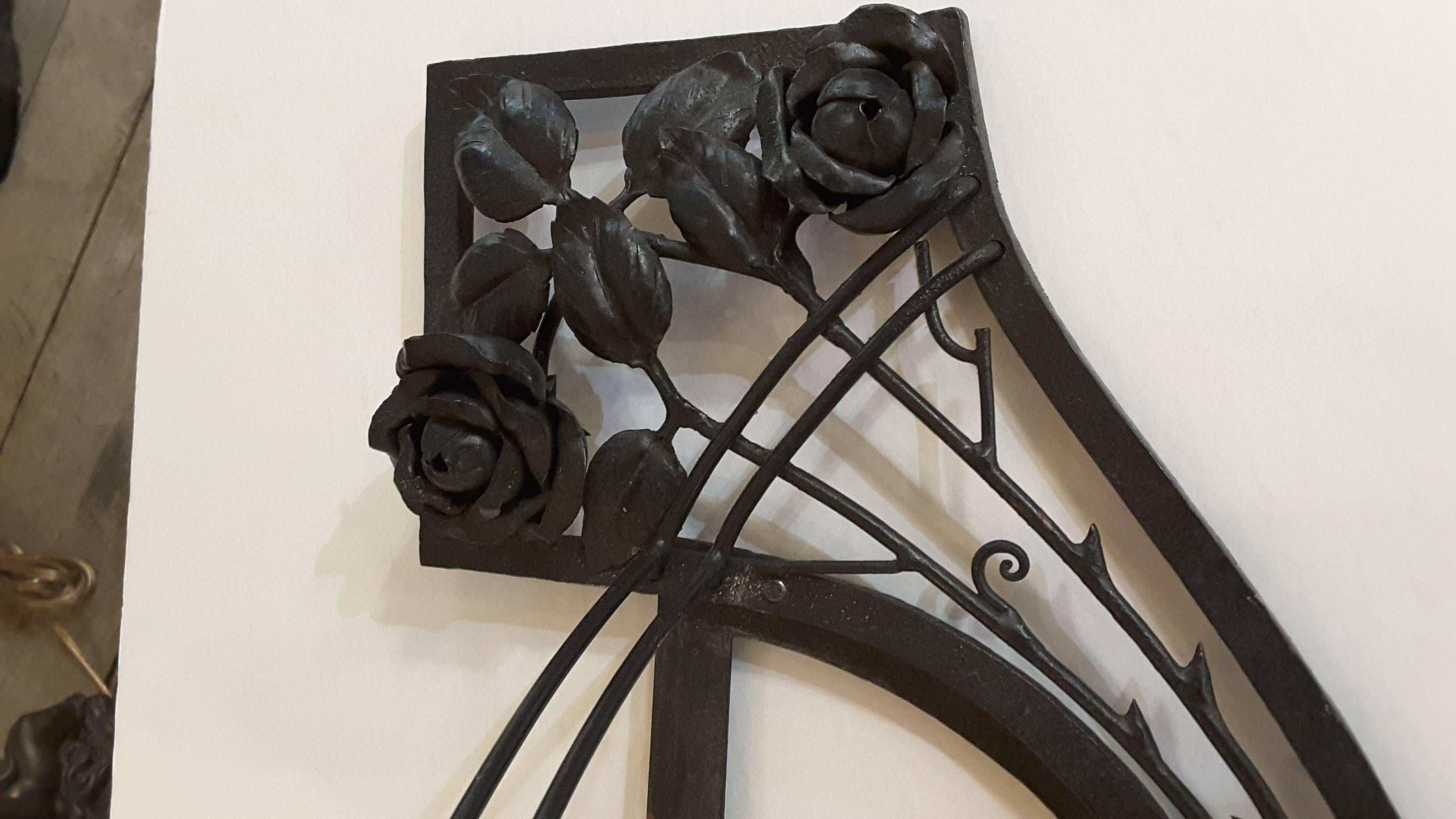 Mid-Century Alabaster and Iron, Wall Sconce with Roses, Vines and Leaves  For Sale 3