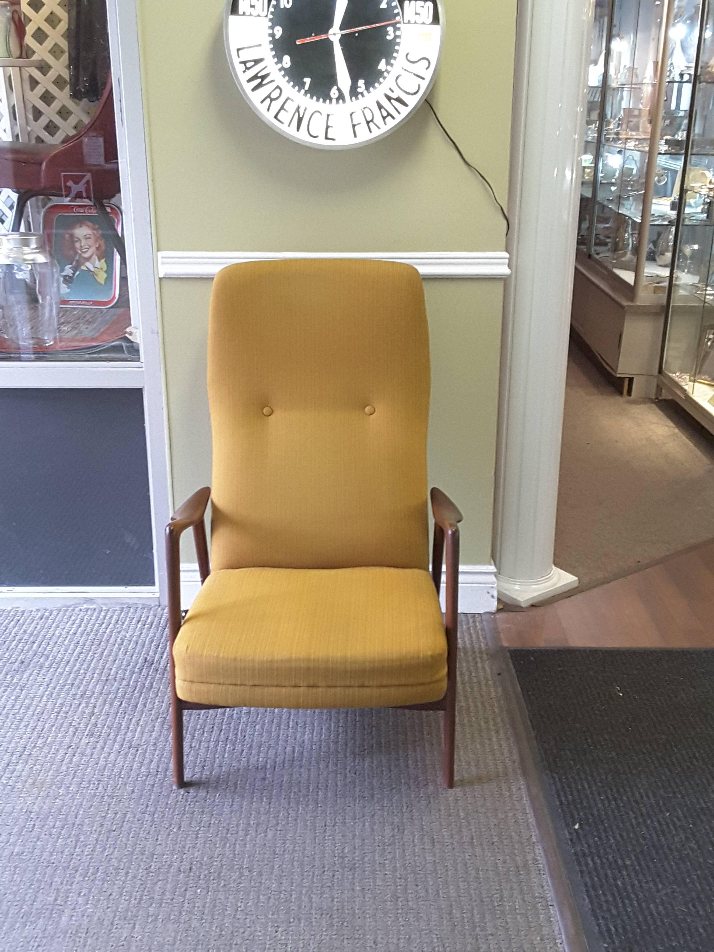 Westnofa Recliner/Lounge Chair and Stool, Designed by Ingmar Relling, Norway In Good Condition In Ottawa, Ontario
