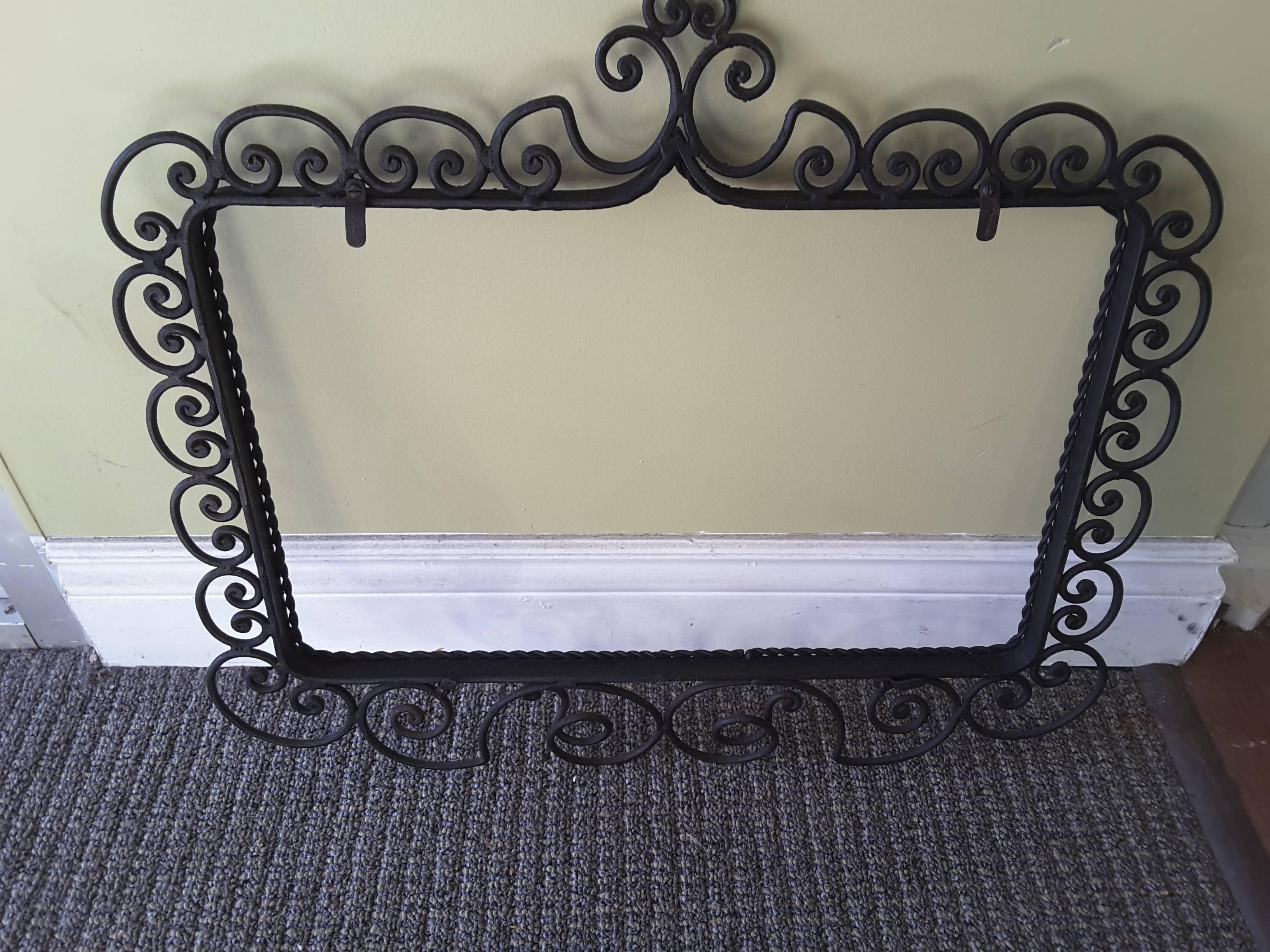 Américain Miroir/cadre de tableau en fer forgé, forgé à la main, style victorien tardif, vers 1900 en vente